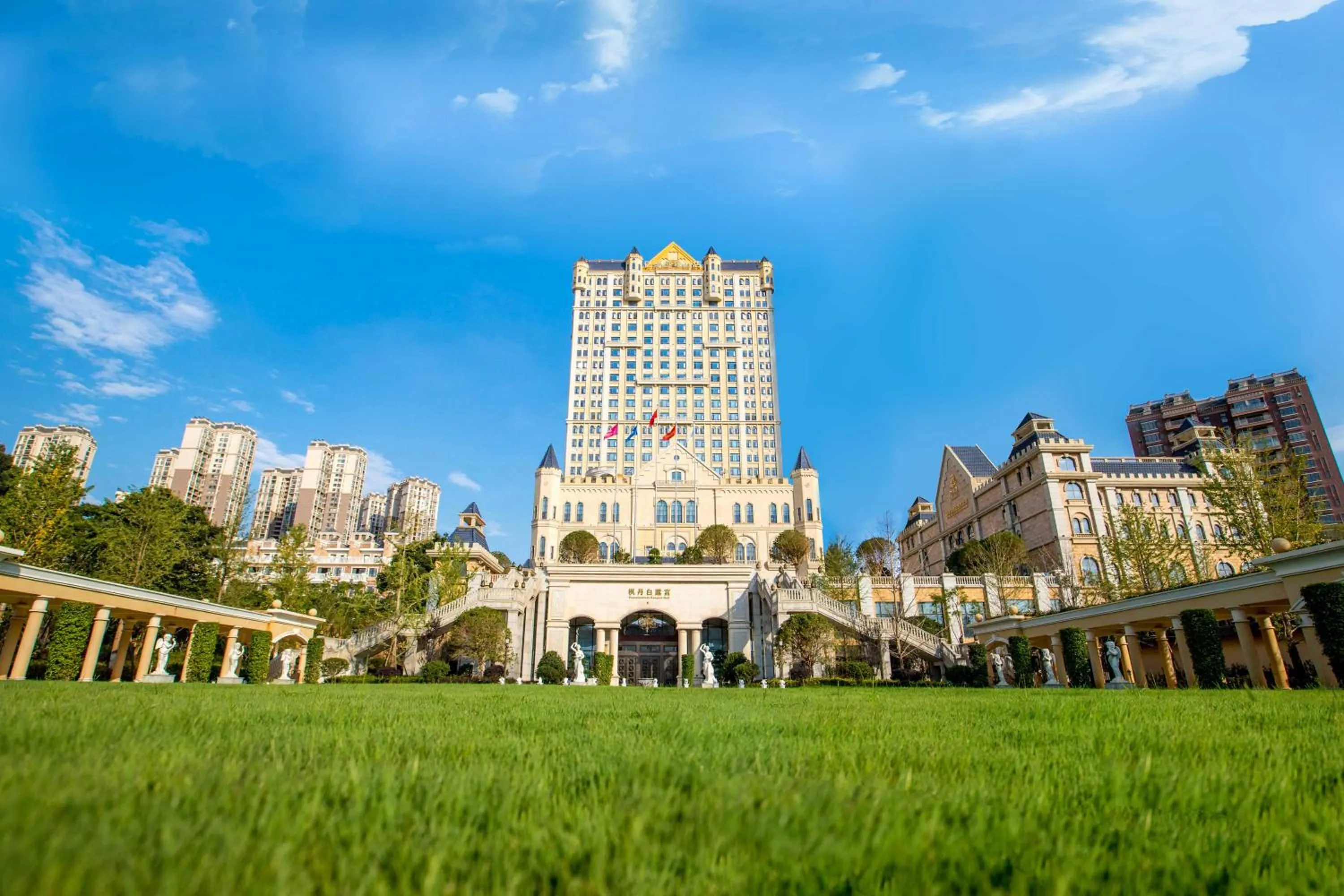 Garden in Wyndham Grand Kunming East