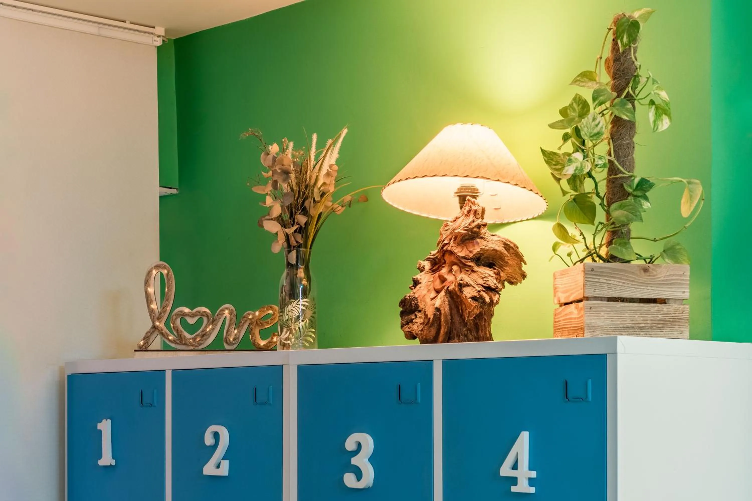 locker in OXYGEN HOSTEL Capsula