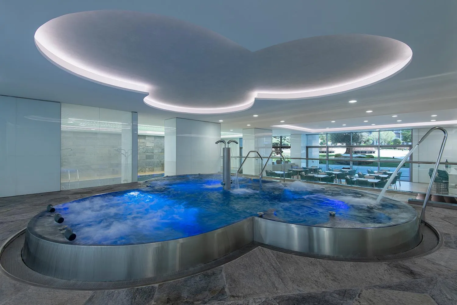 Swimming pool in Banyan Tree Doha At La Cigale Mushaireb