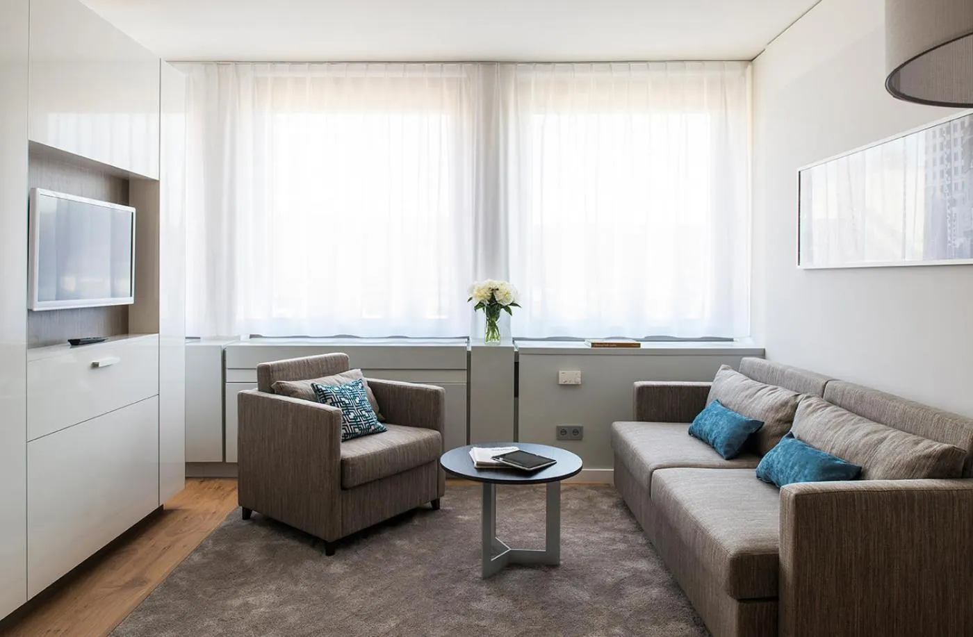 TV and multimedia in Brera Serviced Apartments Frankfurt Oper