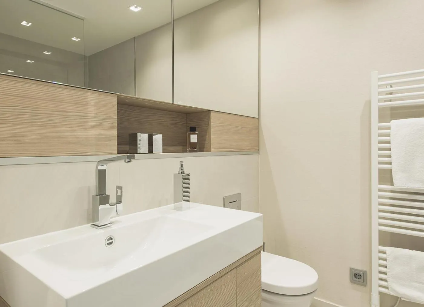 Toilet in Brera Serviced Apartments Frankfurt Oper
