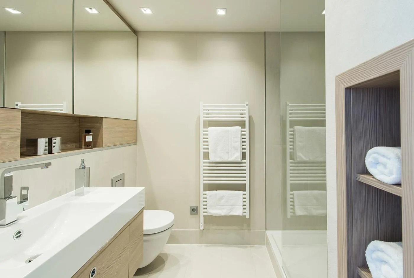 Shower in Brera Serviced Apartments Frankfurt Oper