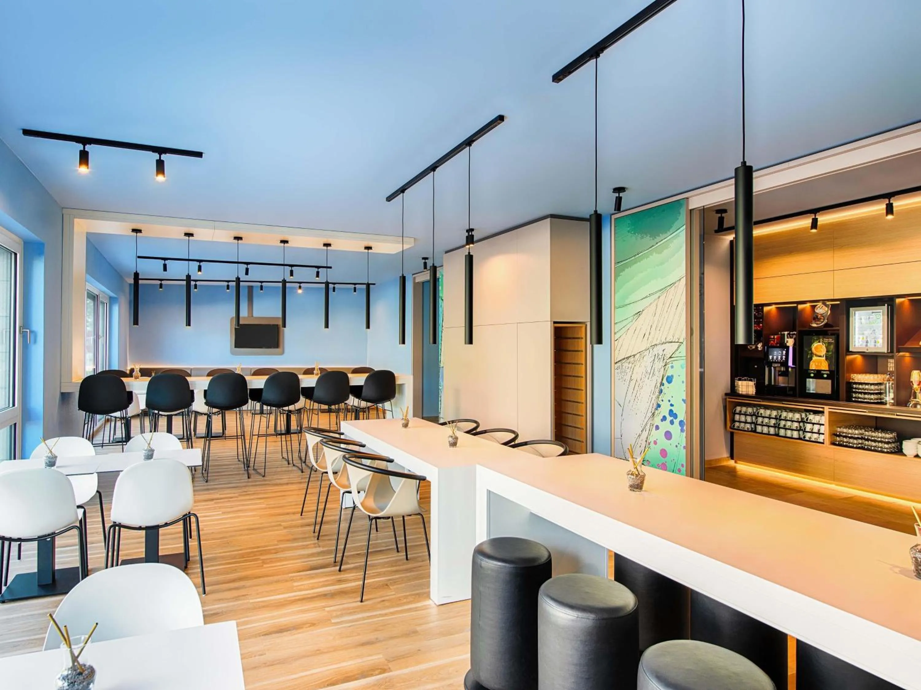 Lounge or bar in B&B Hotel Chemnitz