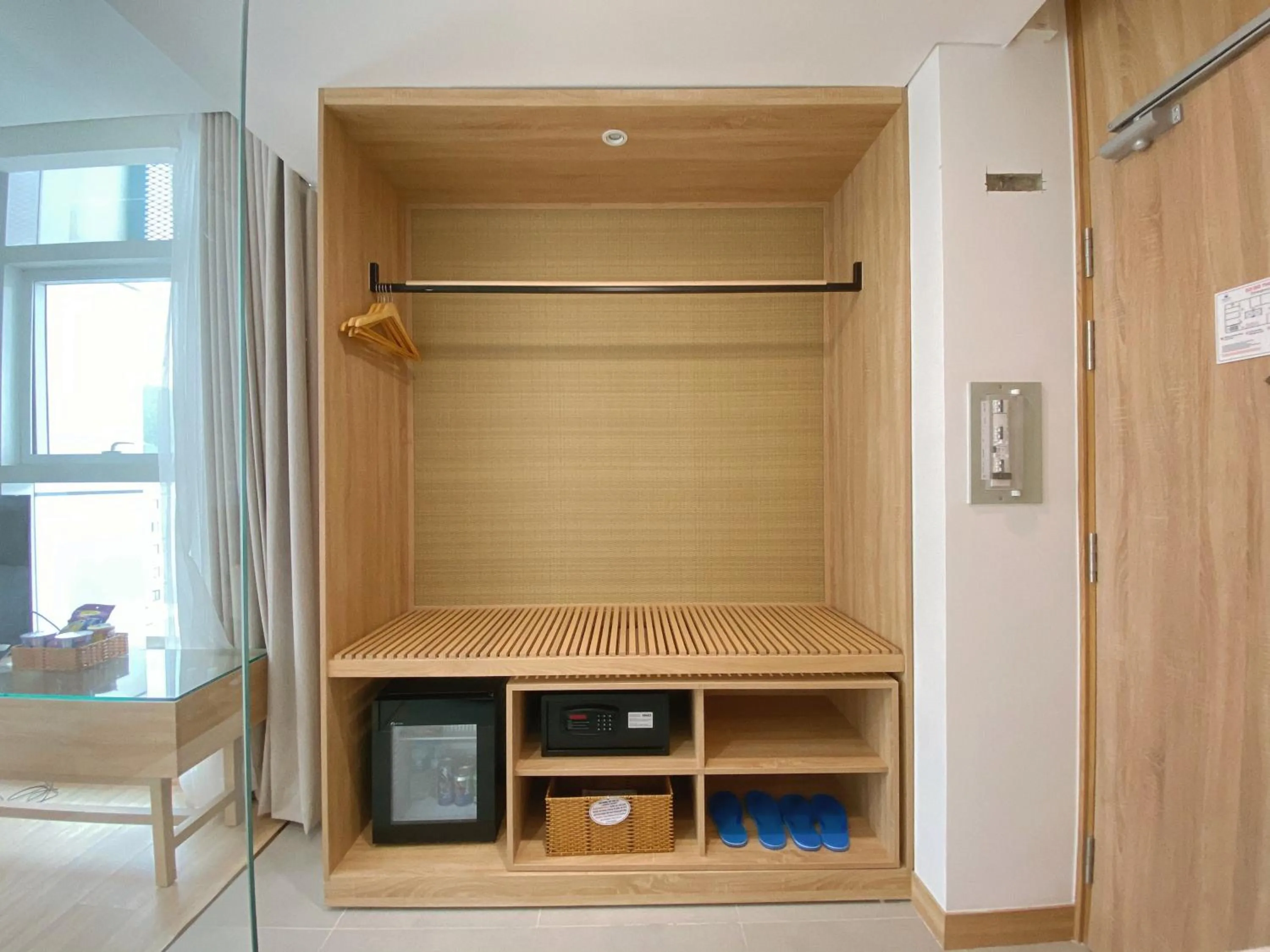 HẢI ÂU BIÊN CƯƠNG