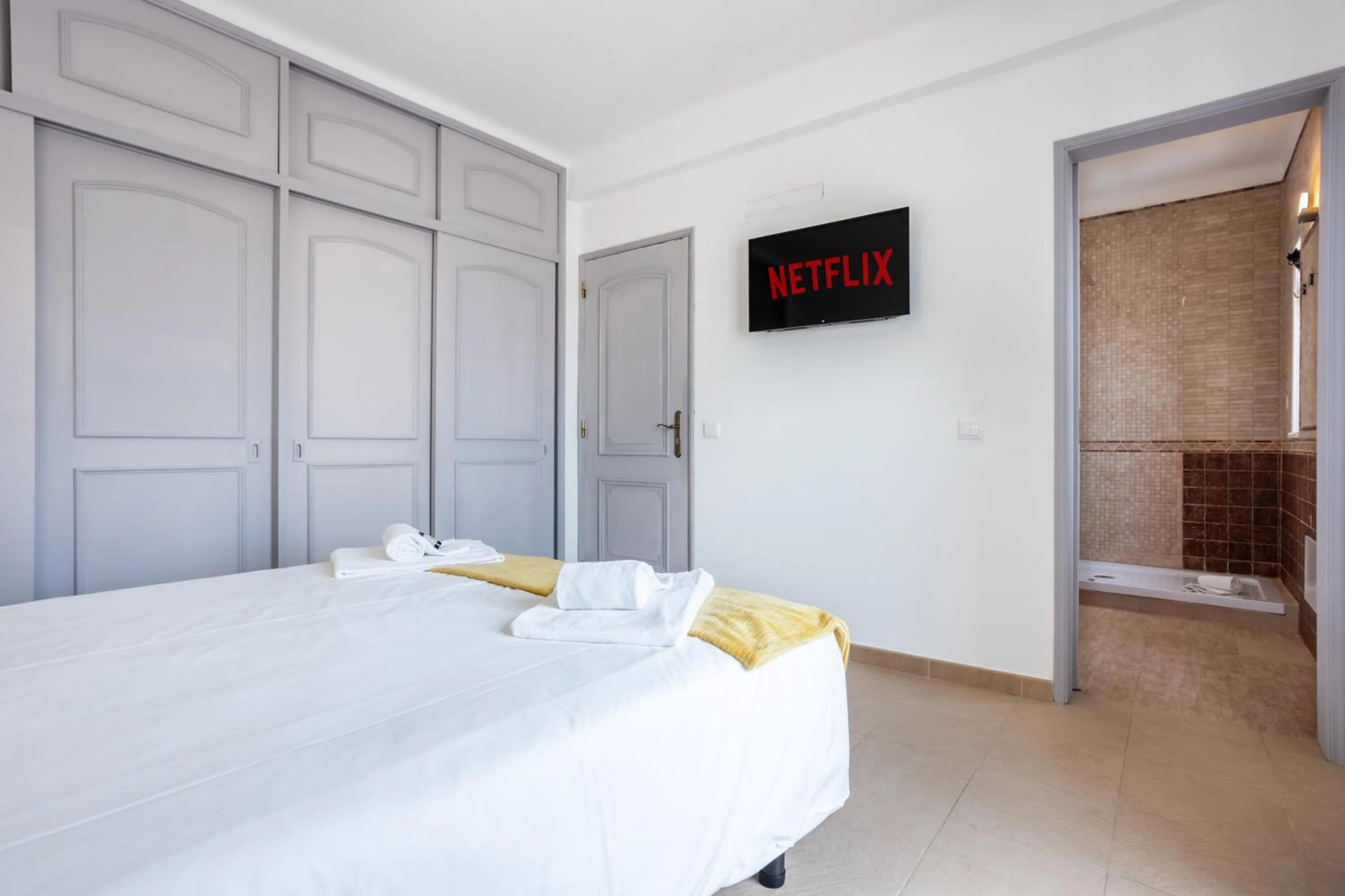 TV and multimedia, Bed in Best Guest Residence