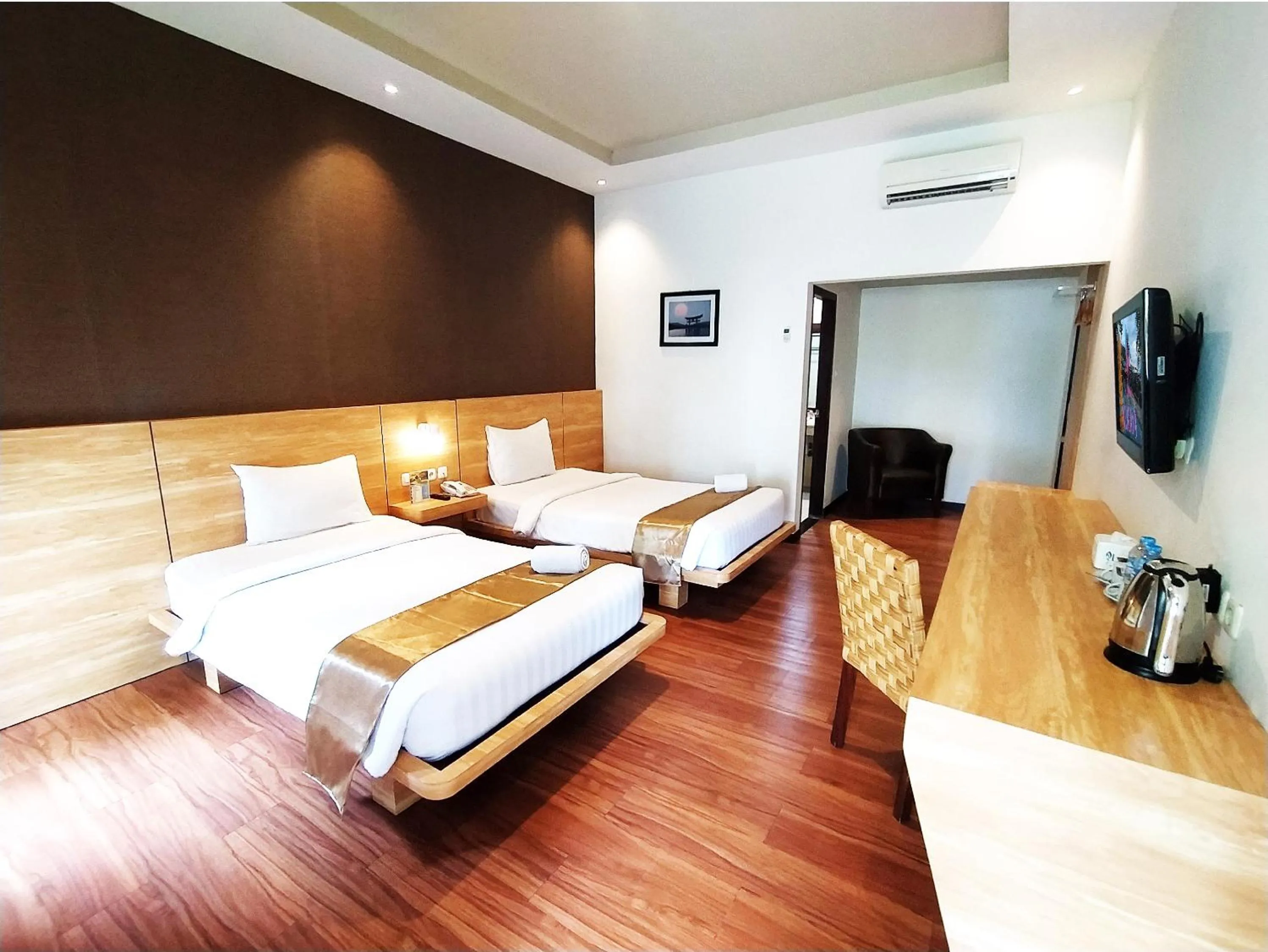 Shower, Bed in Kuraya Hotel Residence