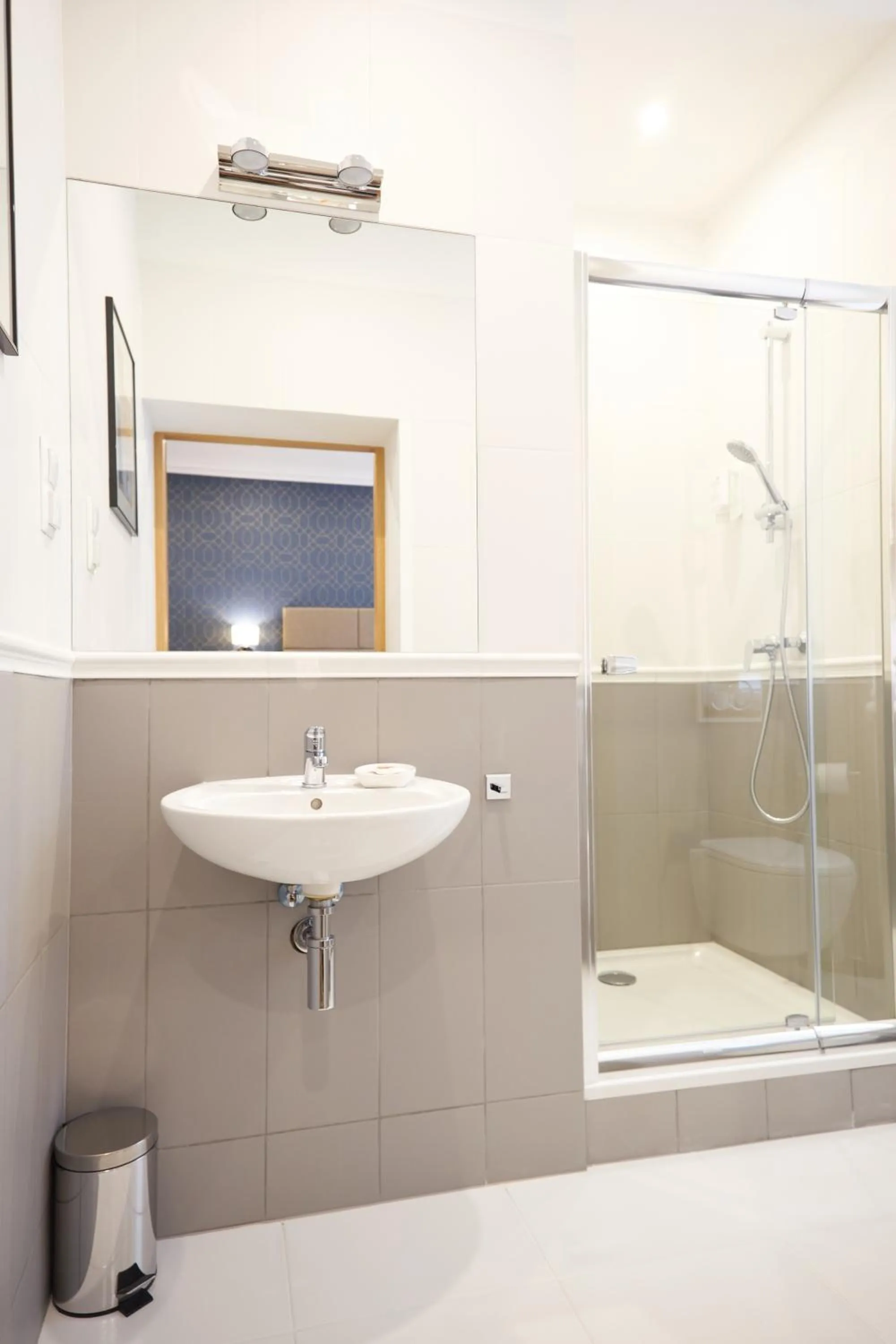 Shower in Apartamenty Klasztorna 25