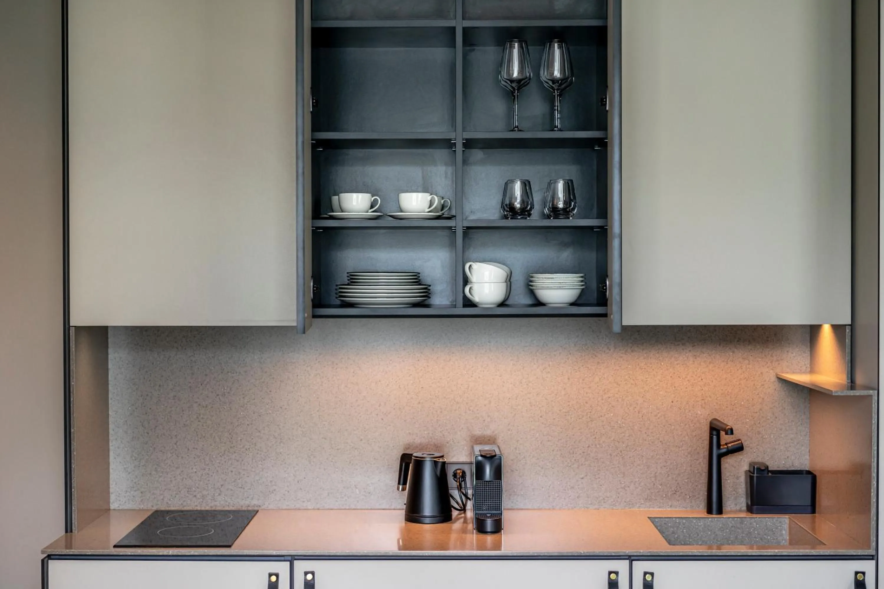 Coffee/tea facilities in Mana Sleep & Spa