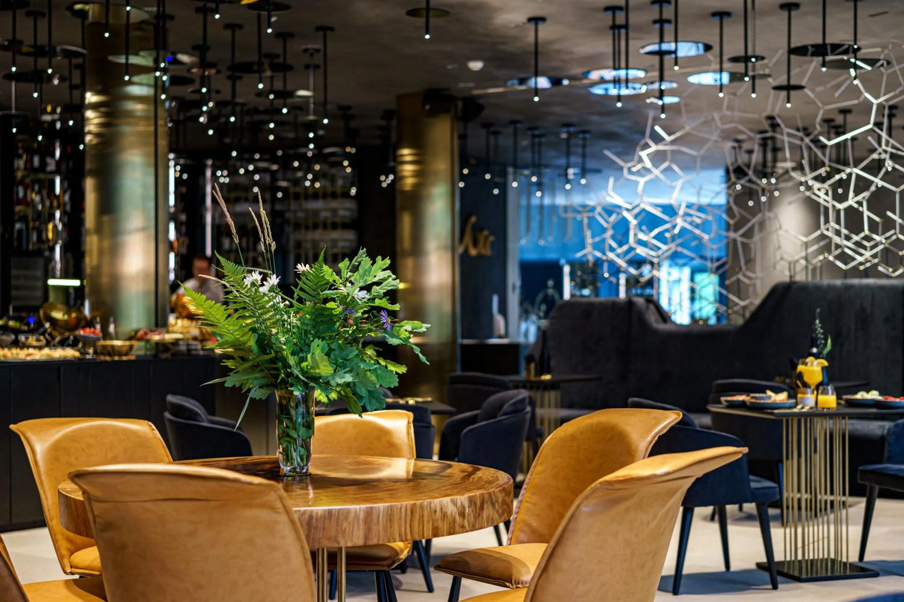 Restaurant/places to eat in Mana Sleep & Spa