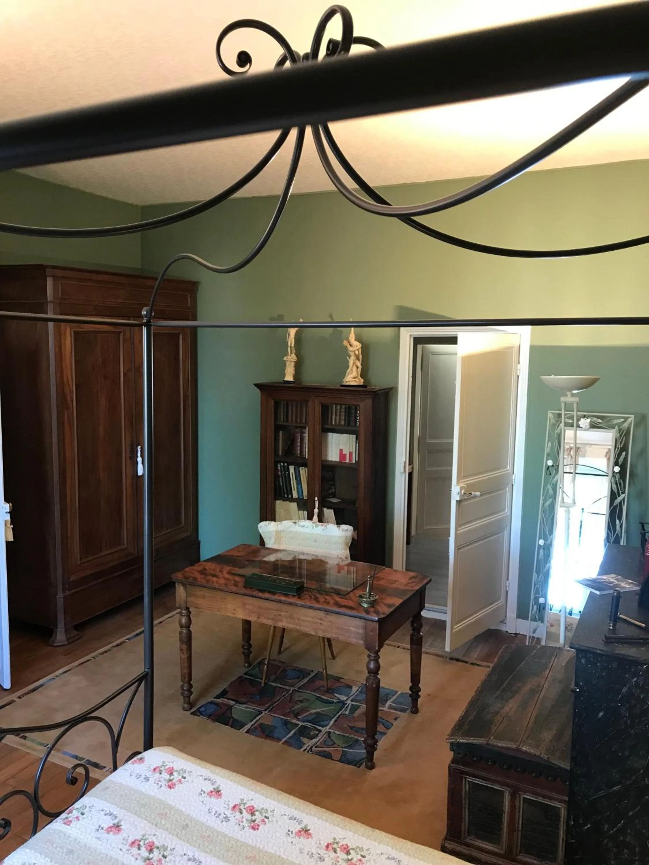 Photo of the whole room in Le Clos de La Muse