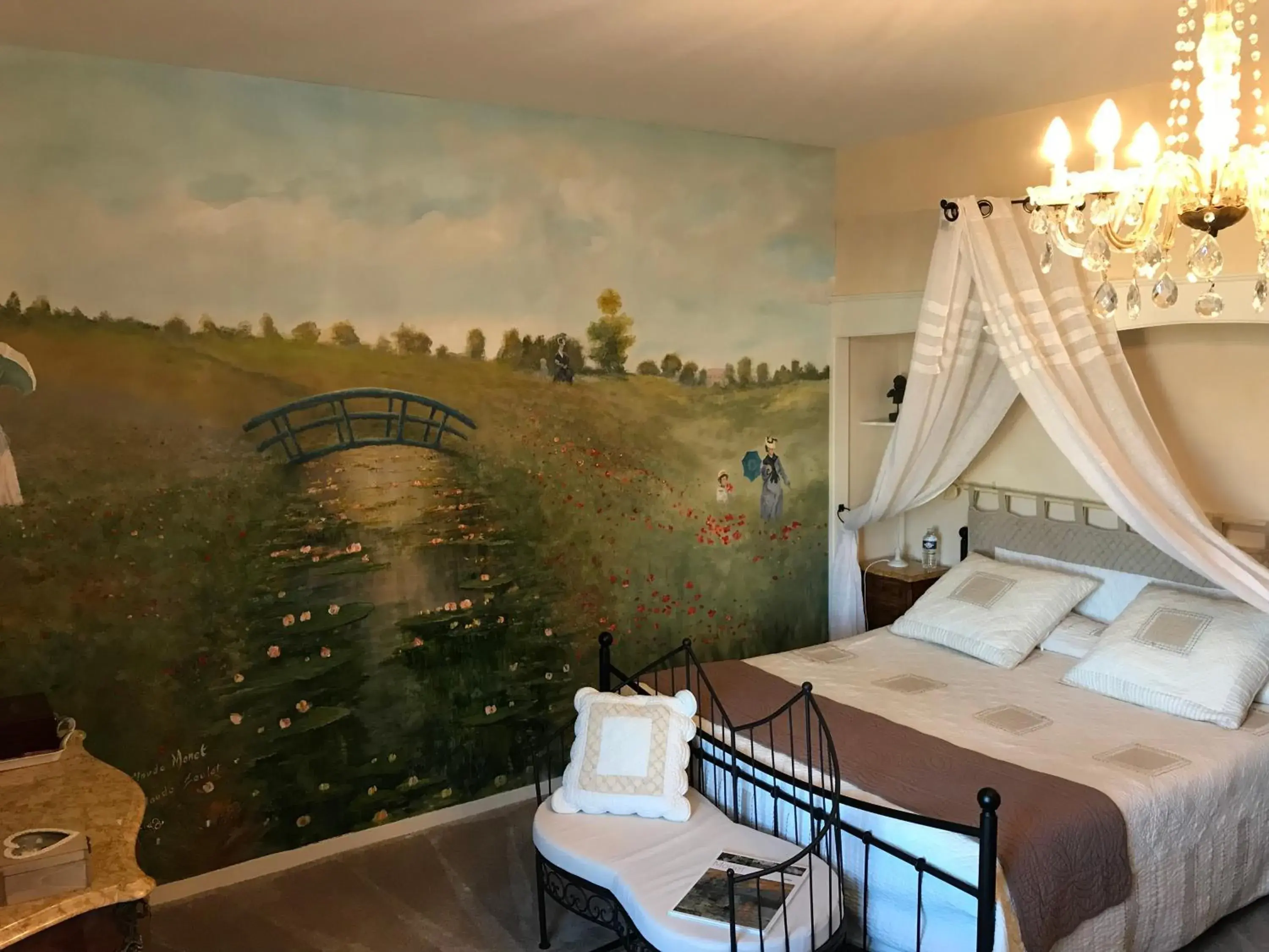 Double Room with Garden View in Le Clos de La Muse Double Room with Garden View in Le Clos de La Muse