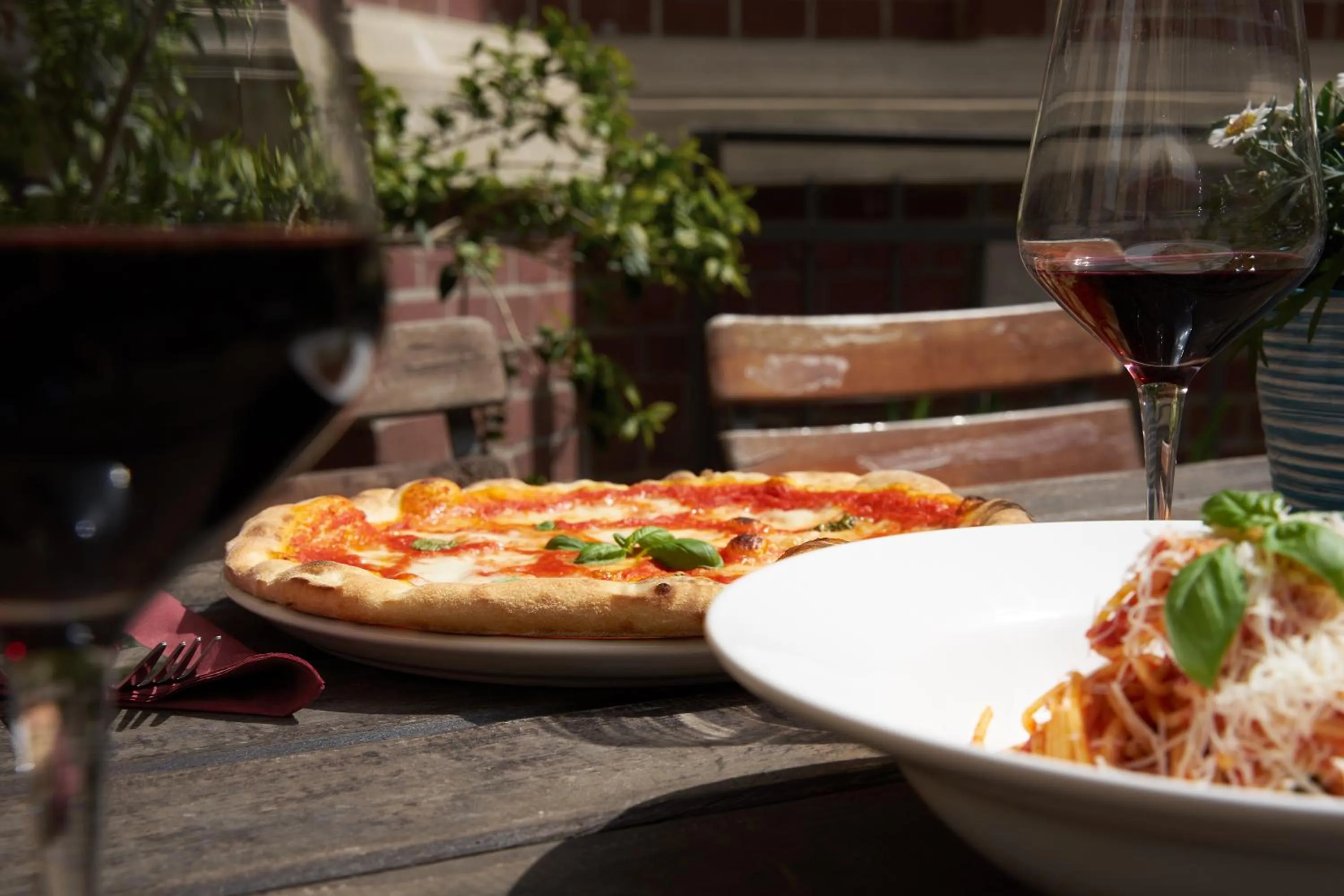 Restaurant/places to eat in Gwuni B&B