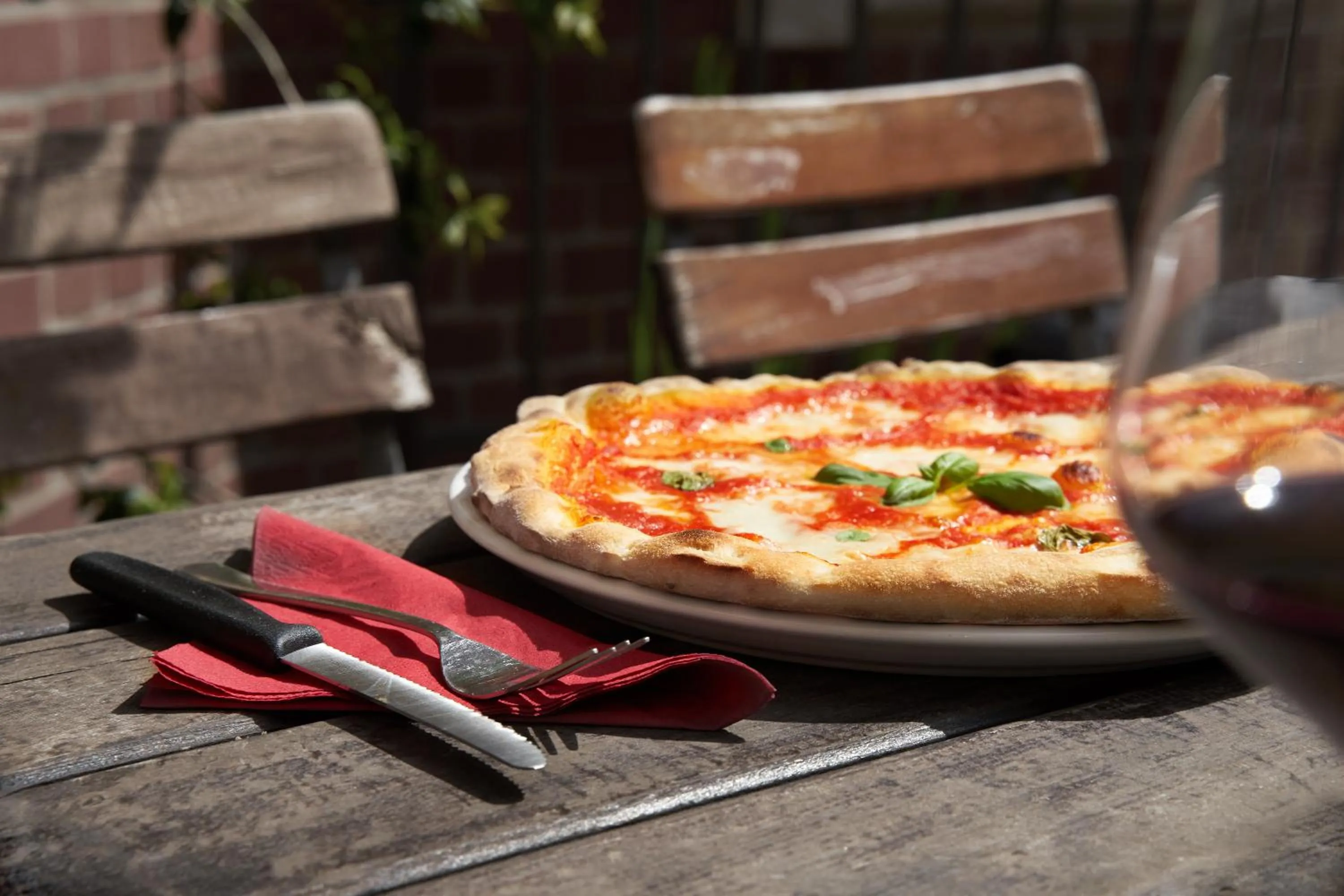 Restaurant/places to eat in Gwuni B&B