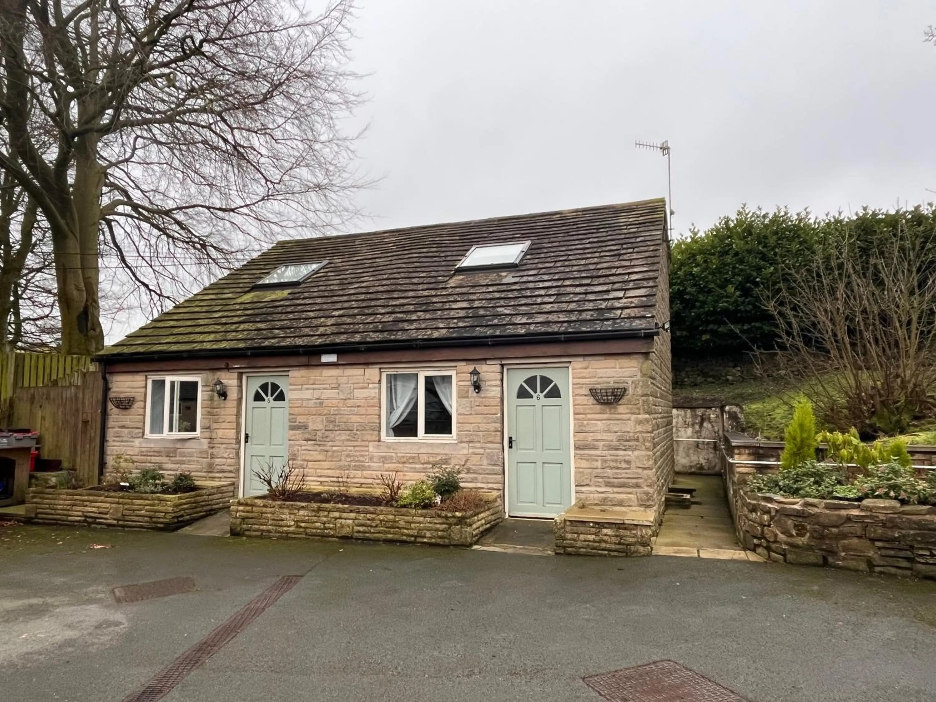 Property building in Pendle Inn