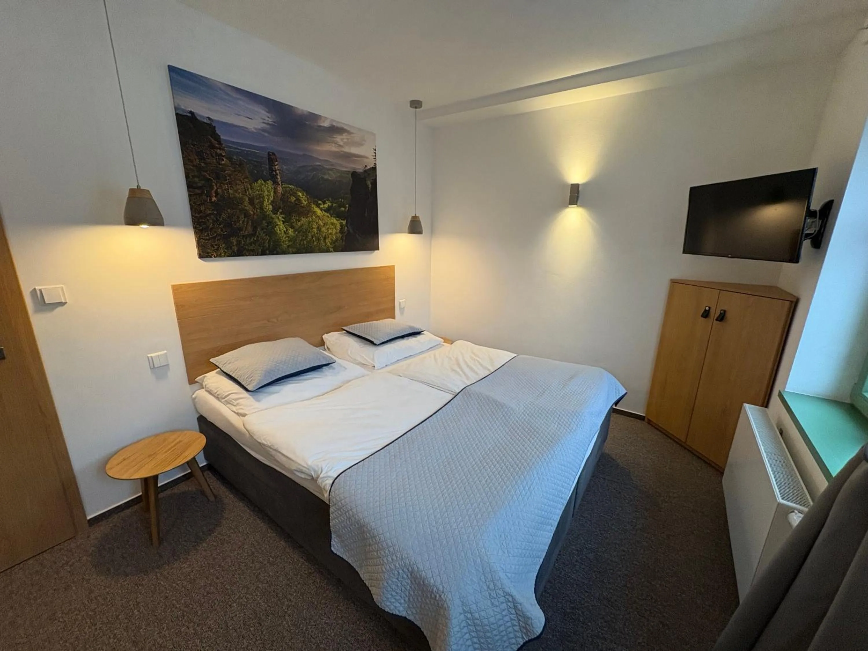 Bed in Pension Jitřenka Hřensko - Breakfast Included & Free Parking