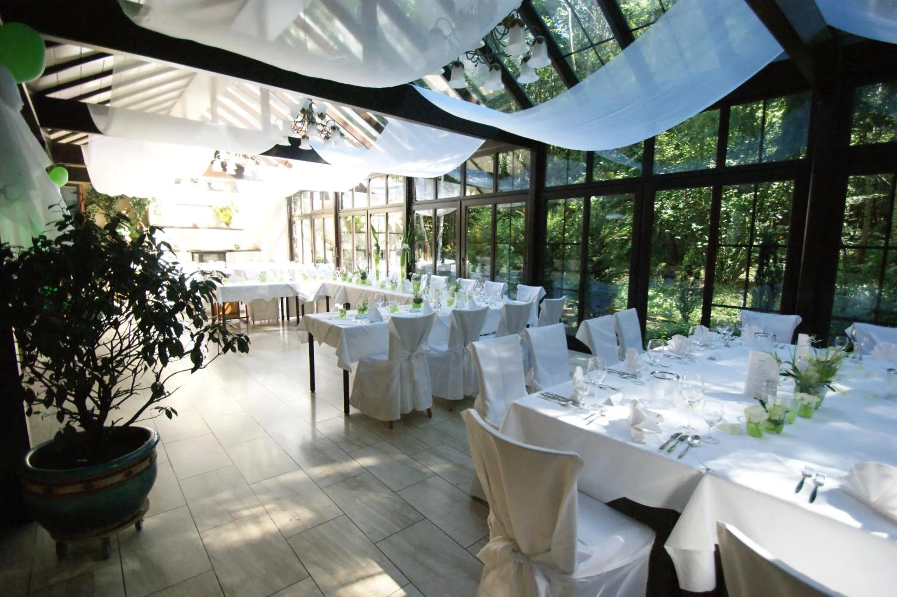 Banquet/Function facilities in Wald-Café Hotel-Restaurant