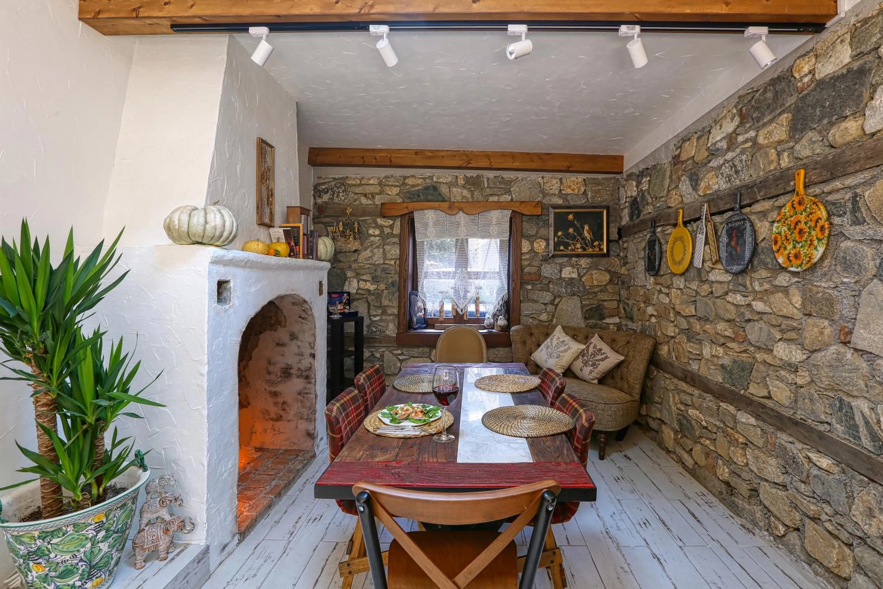 Dining area in Trilye Bay C Konak