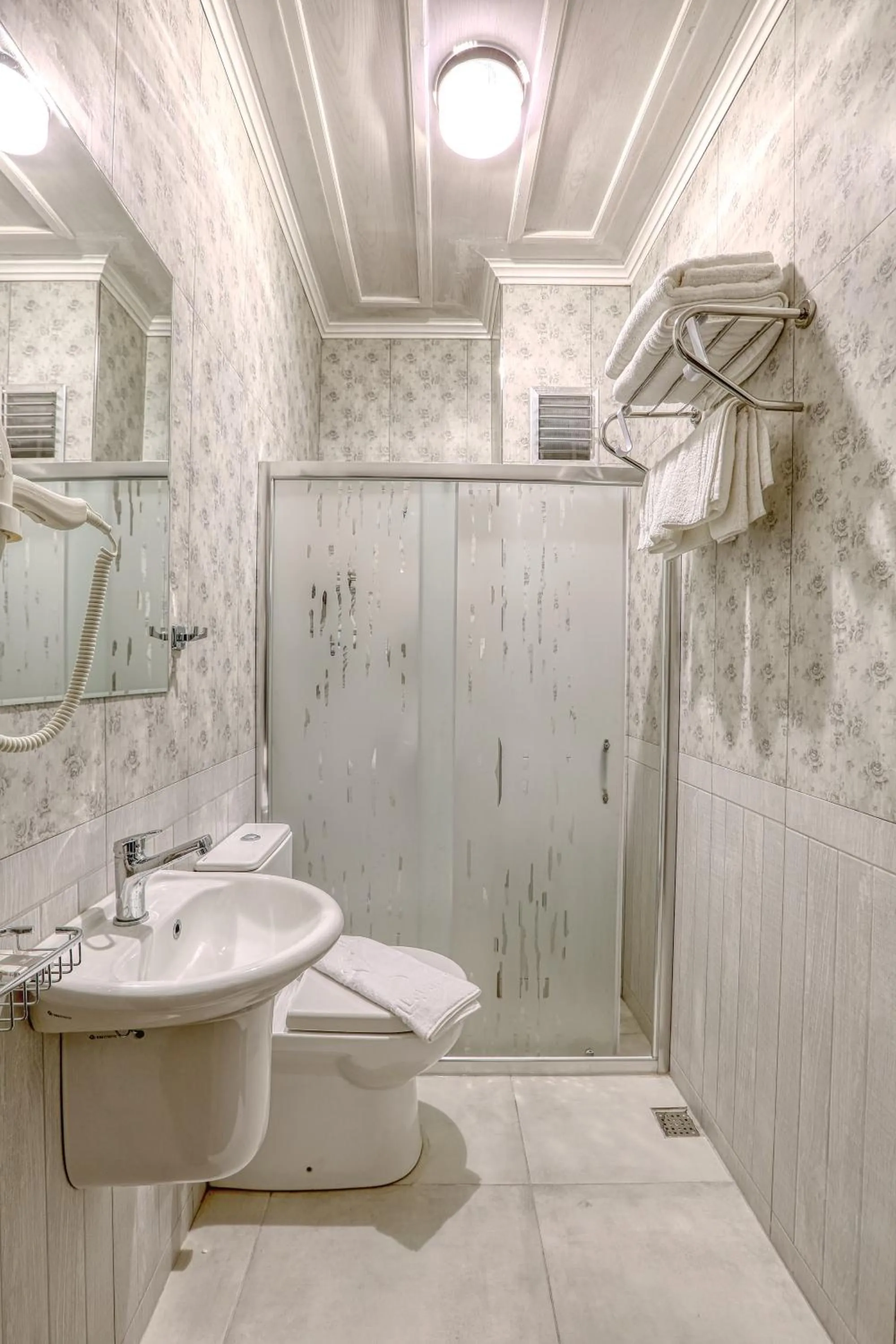 Shower in Trilye Bay C Konak