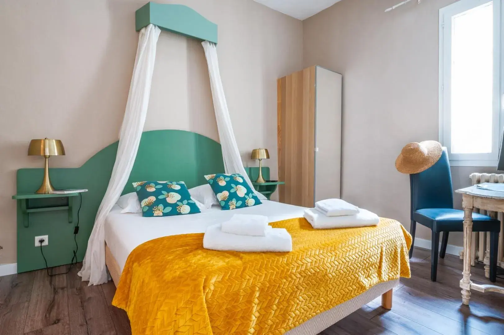 Standard Double Room in Hôtel & SPA Ventoux Provence "Domaine des Tilleuls" Standard Double Room in Hôtel & SPA Ventoux Provence "Domaine des Tilleuls"