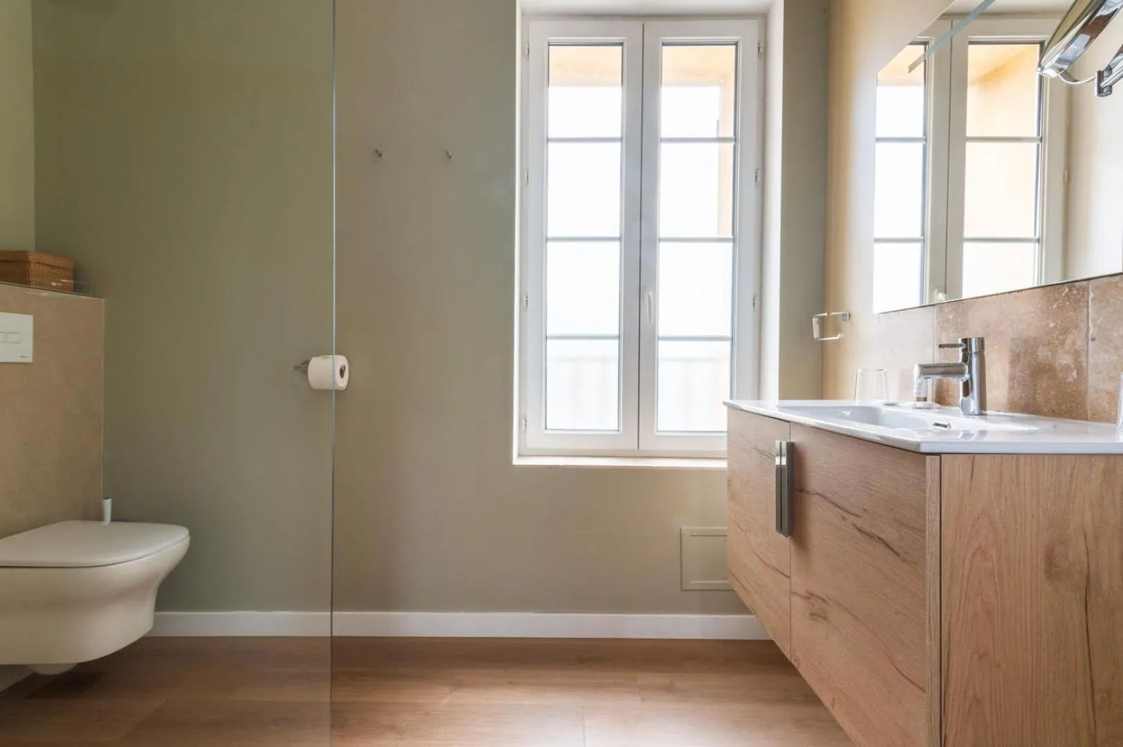 Bathroom in Hôtel & SPA Ventoux Provence "Domaine des Tilleuls"