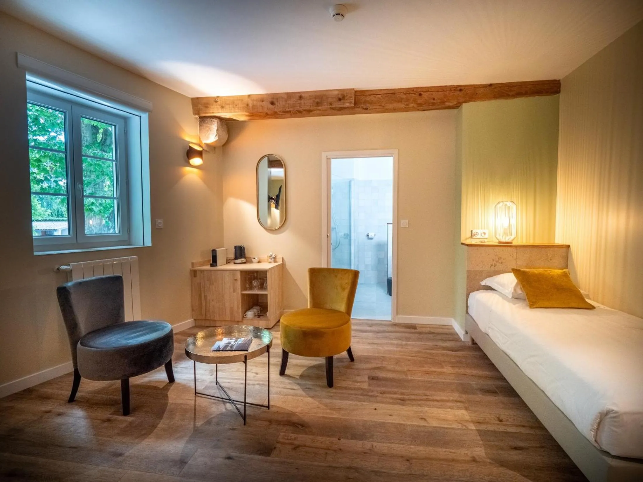 Photo of the whole room, Bed in Hôtel & SPA Ventoux Provence "Domaine des Tilleuls"