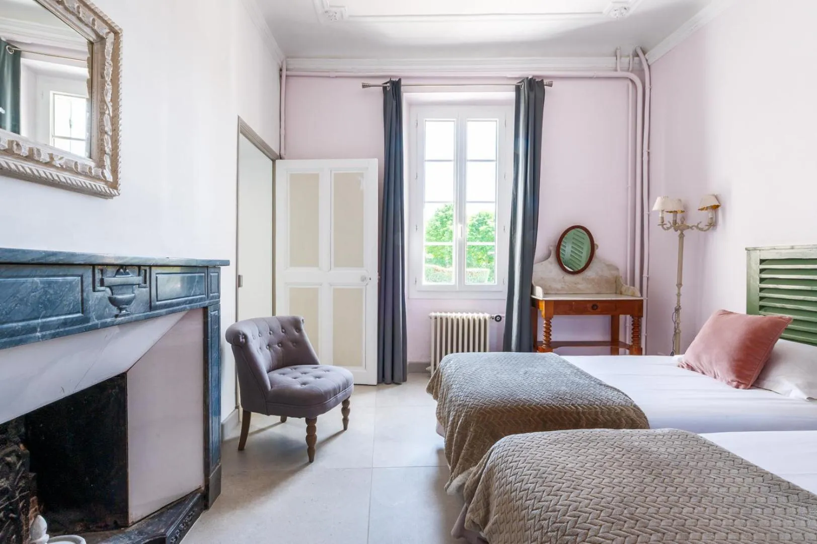 Bed in Hôtel & SPA Ventoux Provence "Domaine des Tilleuls"