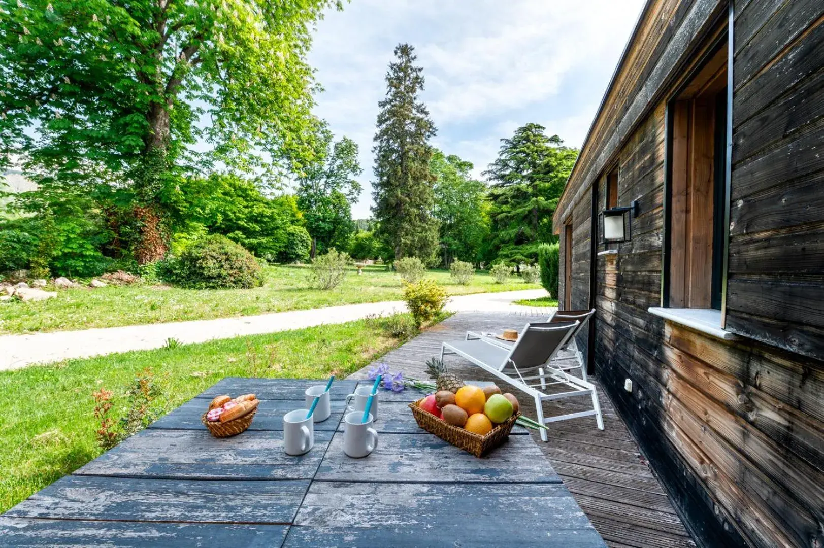Cottage with Garden View in Hôtel & SPA Ventoux Provence "Domaine des Tilleuls" Cottage with Garden View in Hôtel & SPA Ventoux Provence "Domaine des Tilleuls"