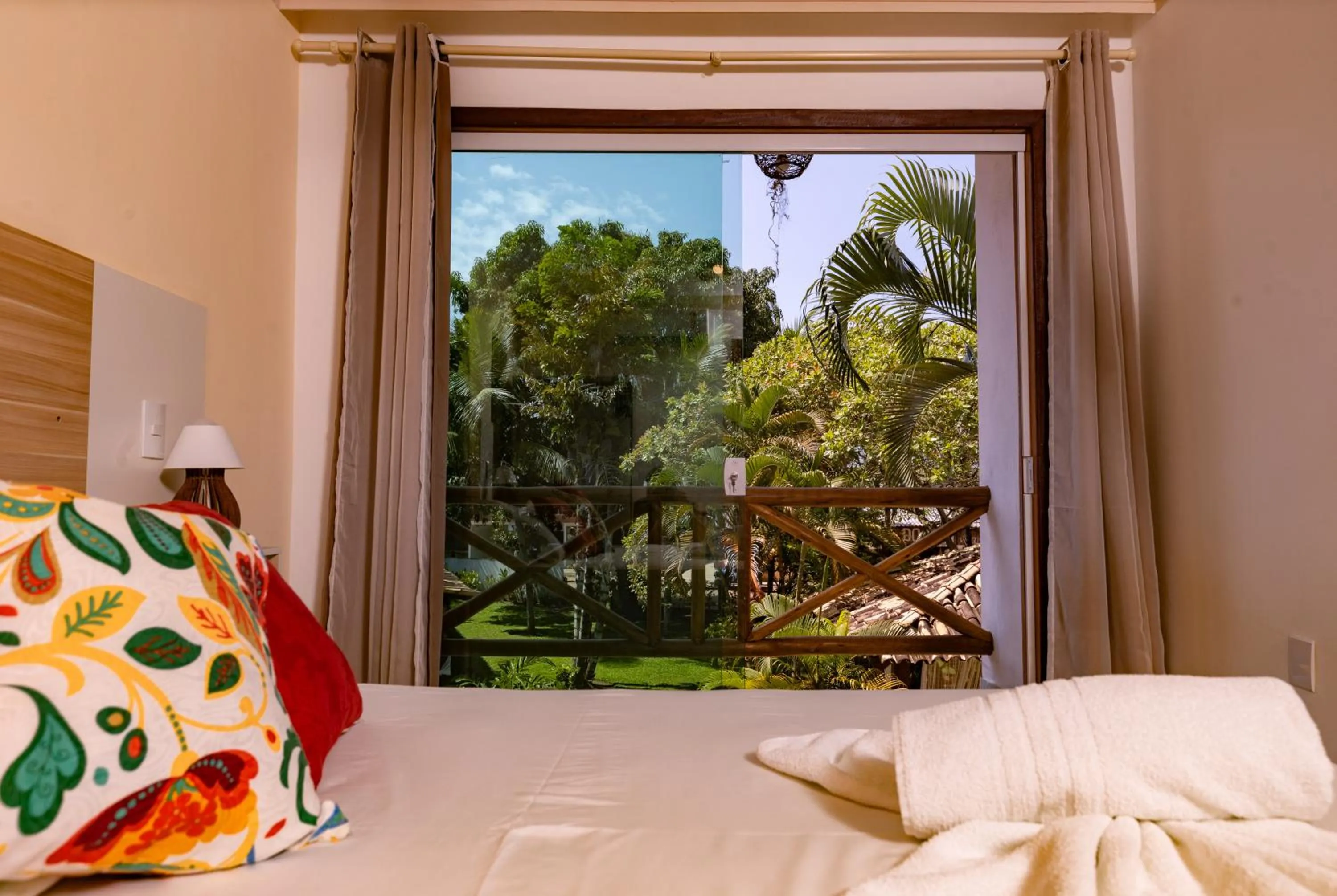 Garden view, Bed in Pousada Terra Mar Way