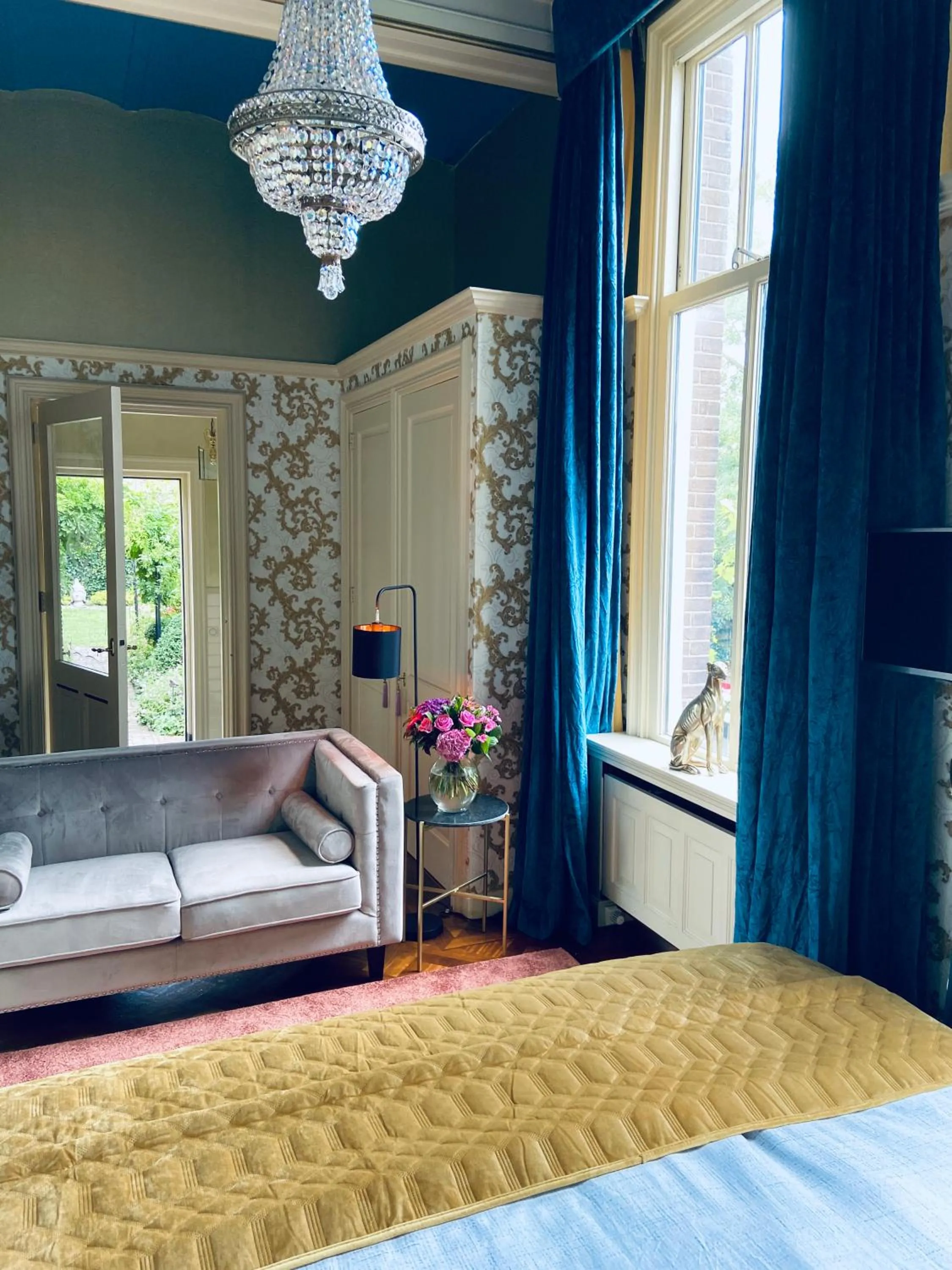 Bed in Oude Postkantoor de Rijp