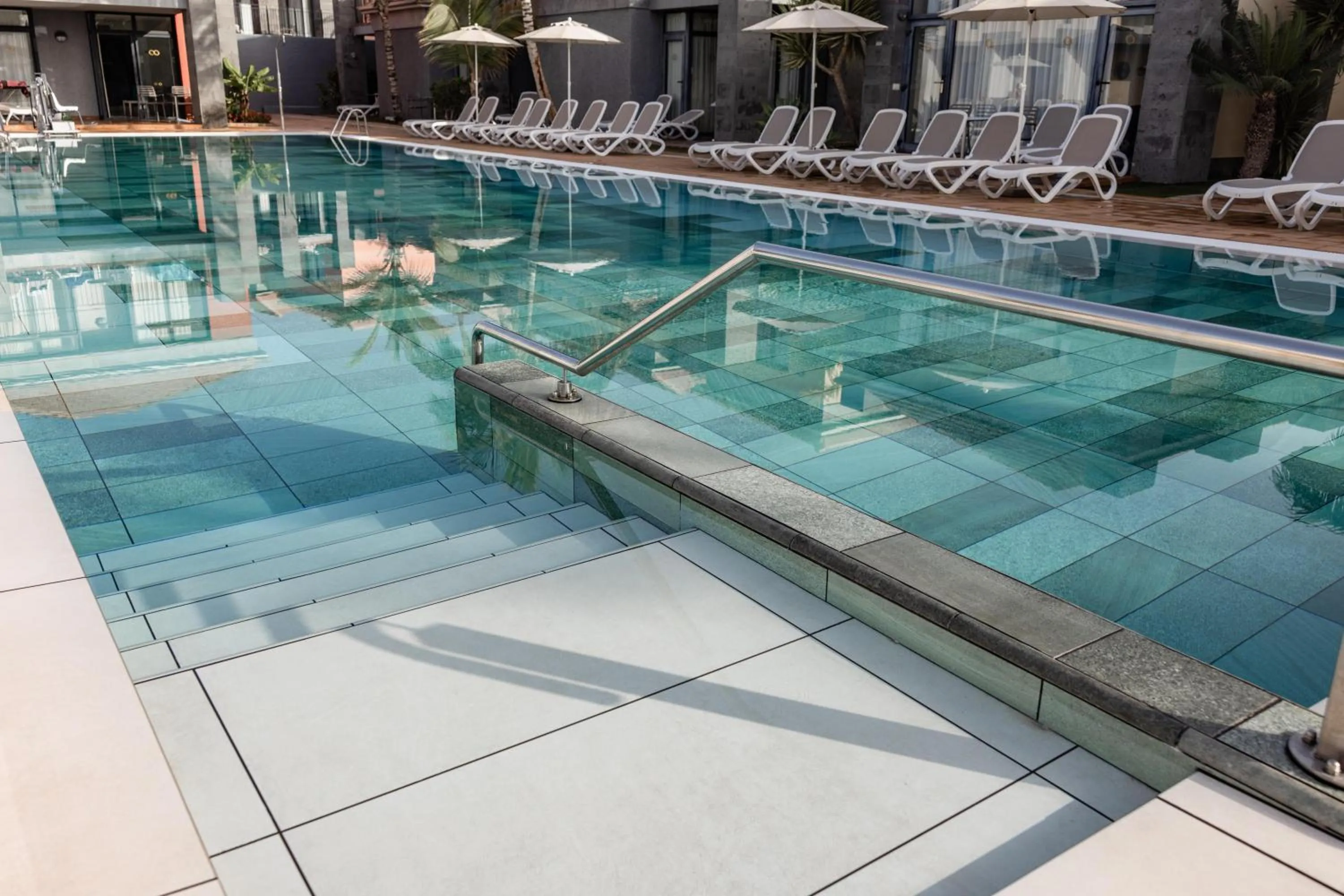 Swimming pool in Caybeach Meloneras