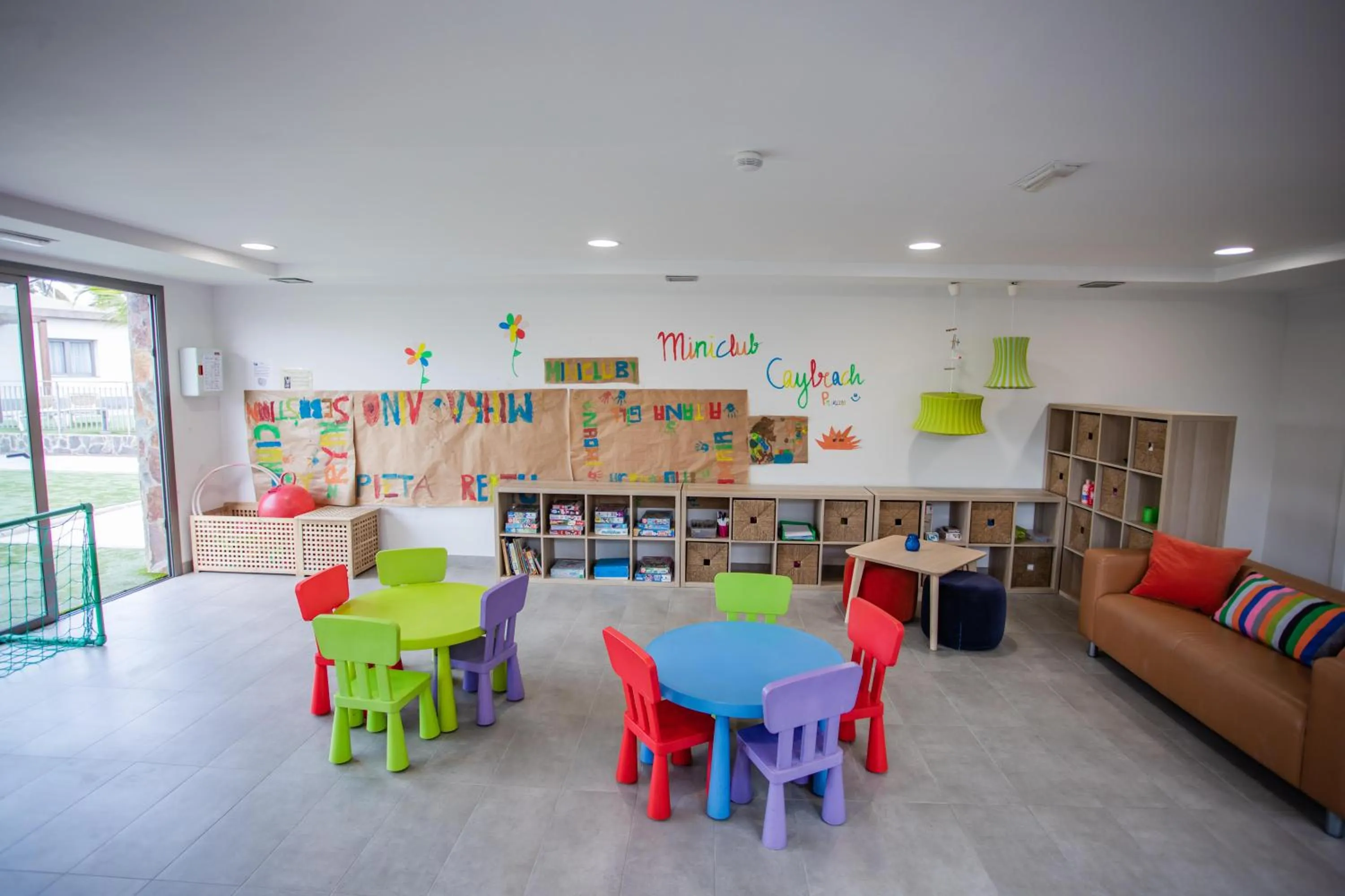 children in Caybeach Princess