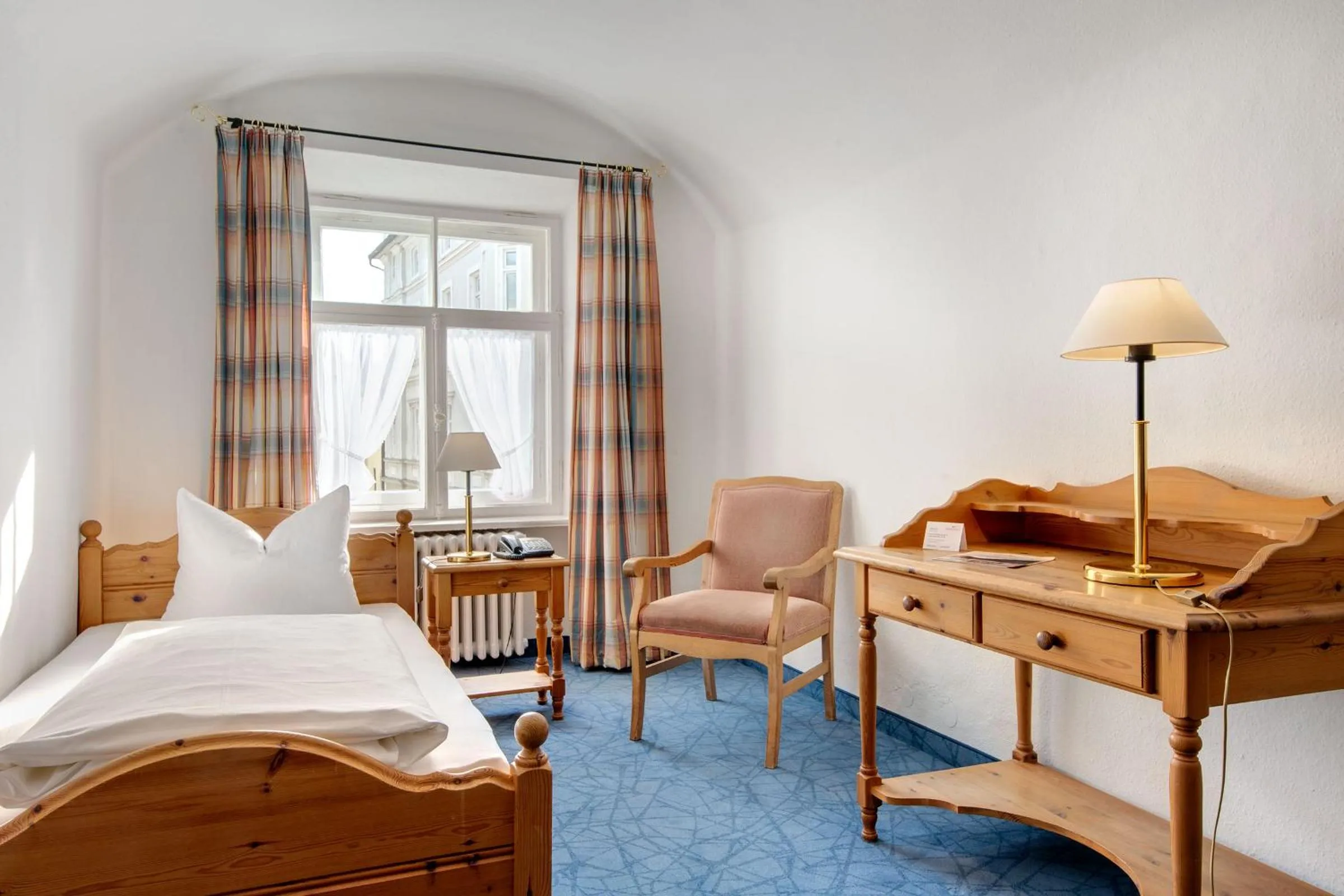 Photo of the whole room, Bed in Posthotel Kolberbräu