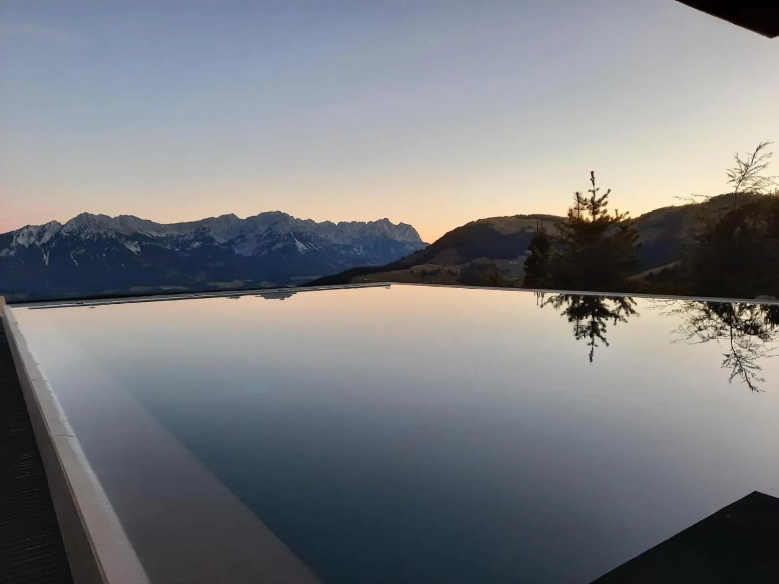 Pool view in KRAFTalm