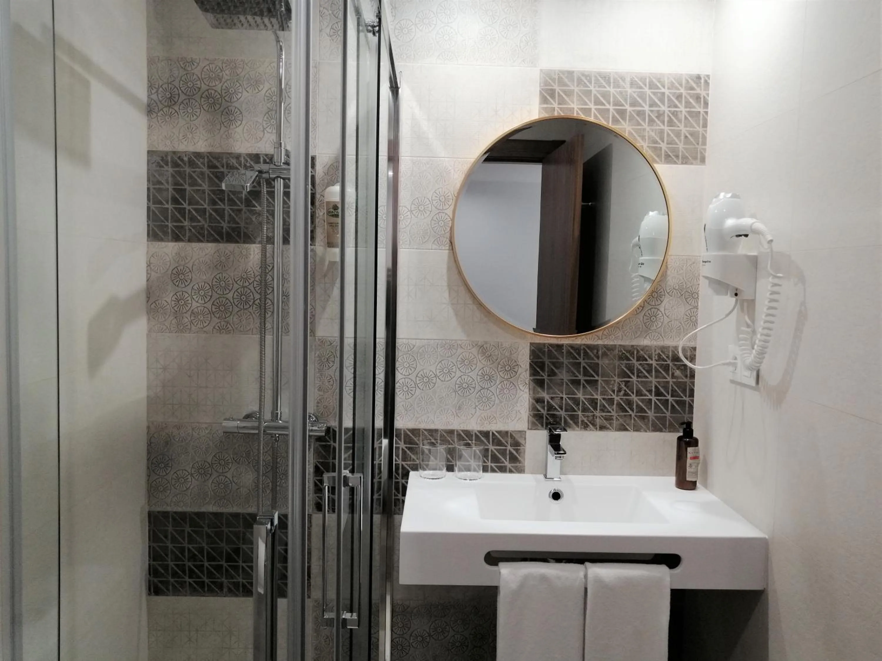 Bathroom in Hostal Restaurante Villa de Brihuega