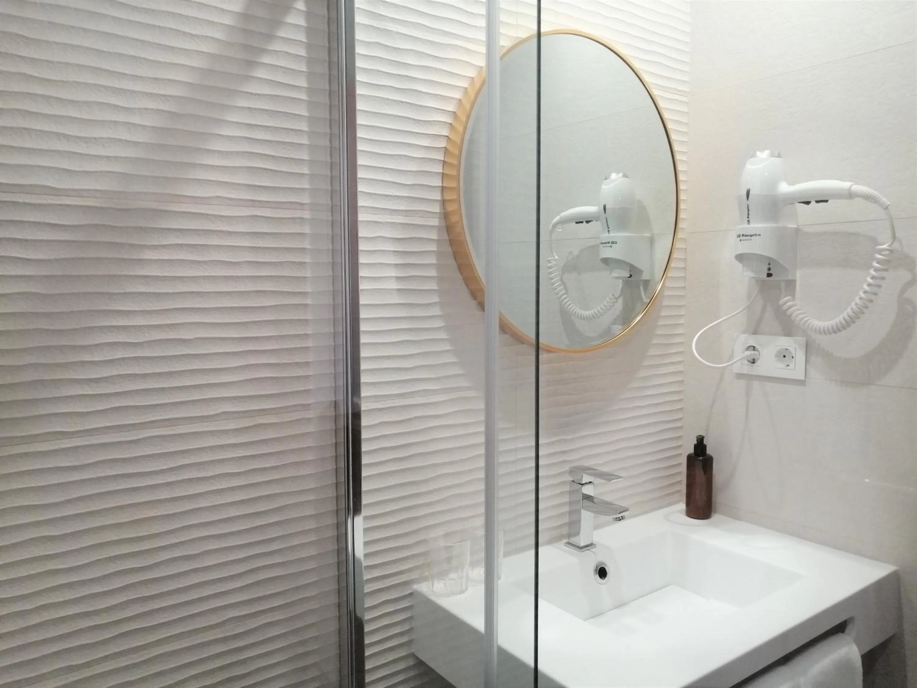 Bathroom in Hostal Restaurante Villa de Brihuega