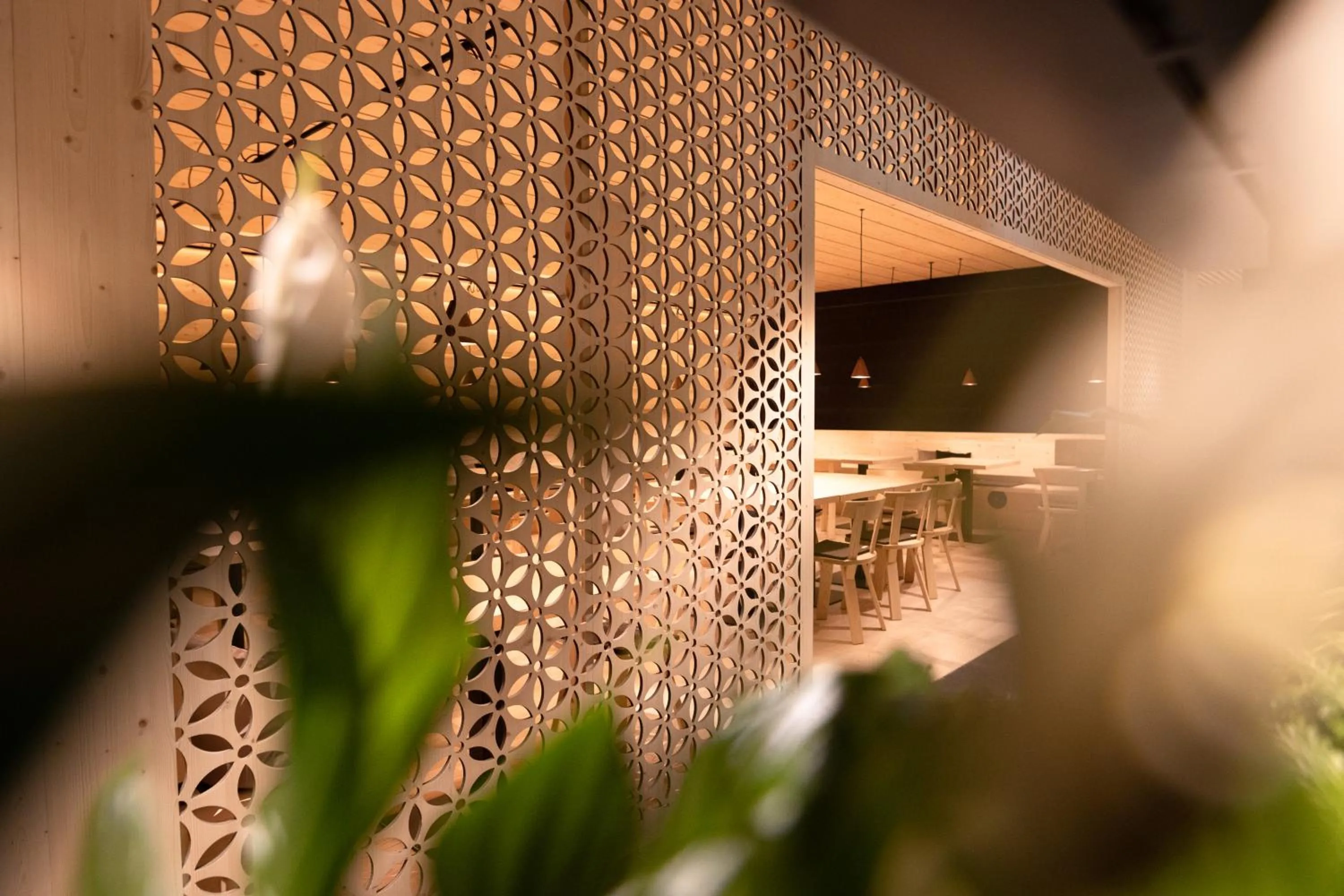 Restaurant/places to eat in Amrai Suites