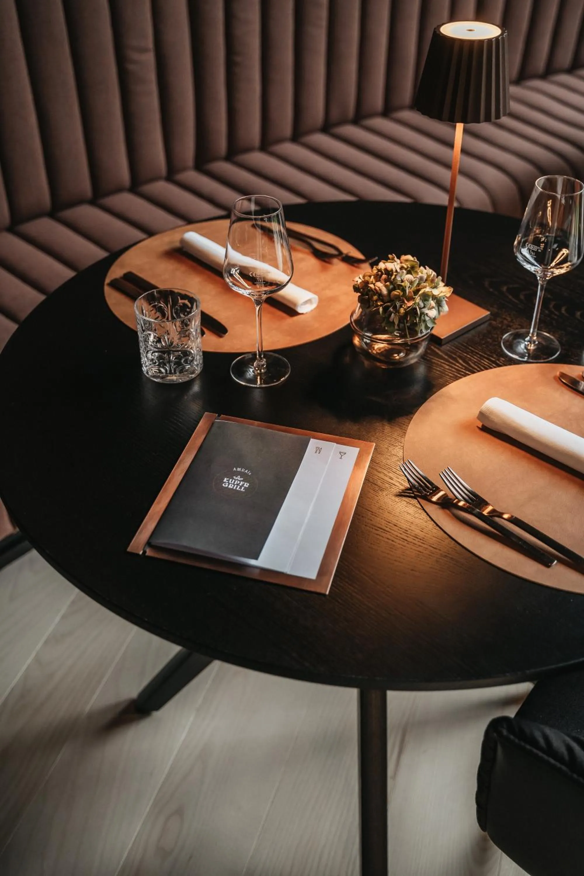 Restaurant/places to eat in Amrai Suites