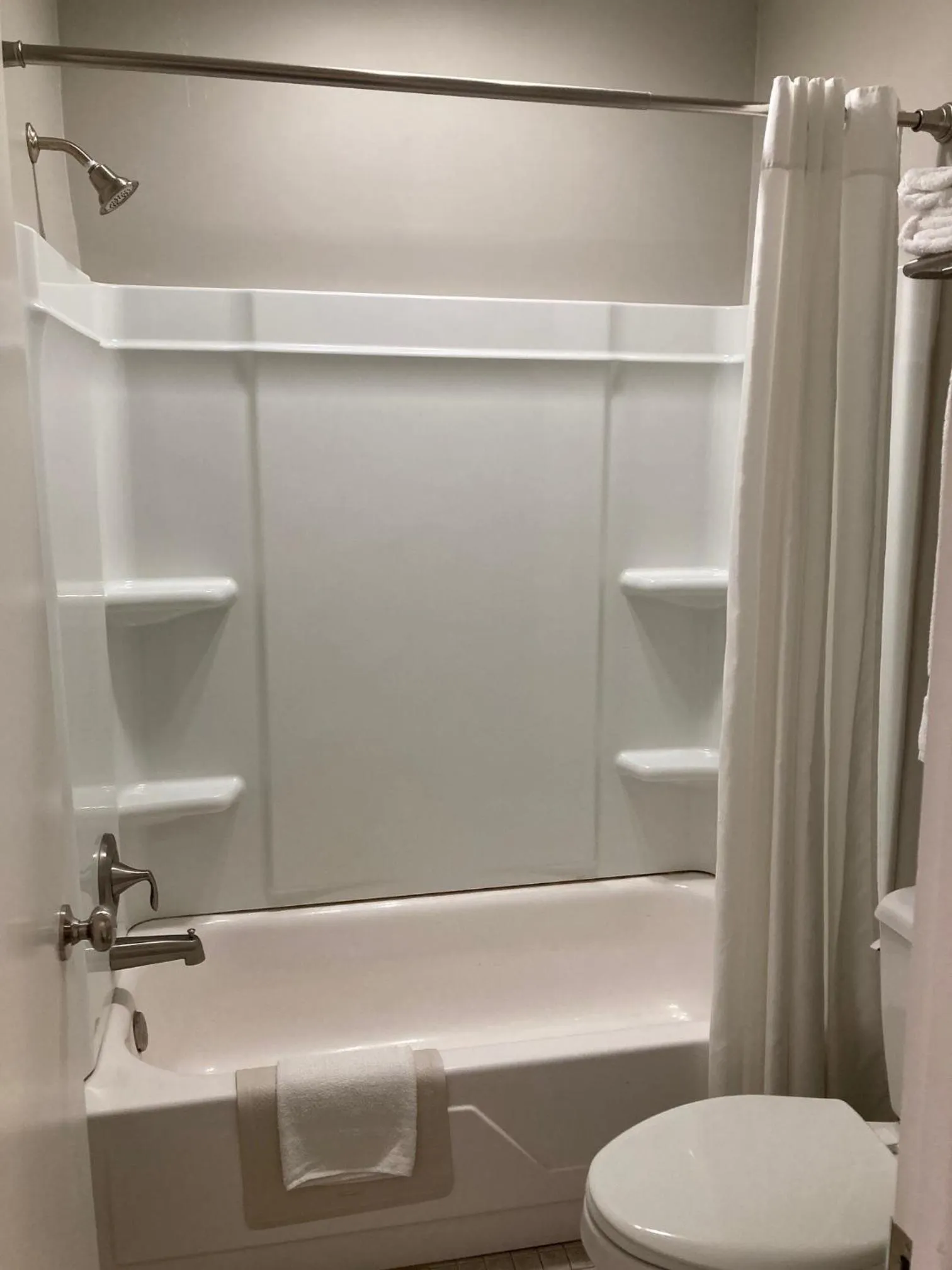 Country Squire Inn and Suites