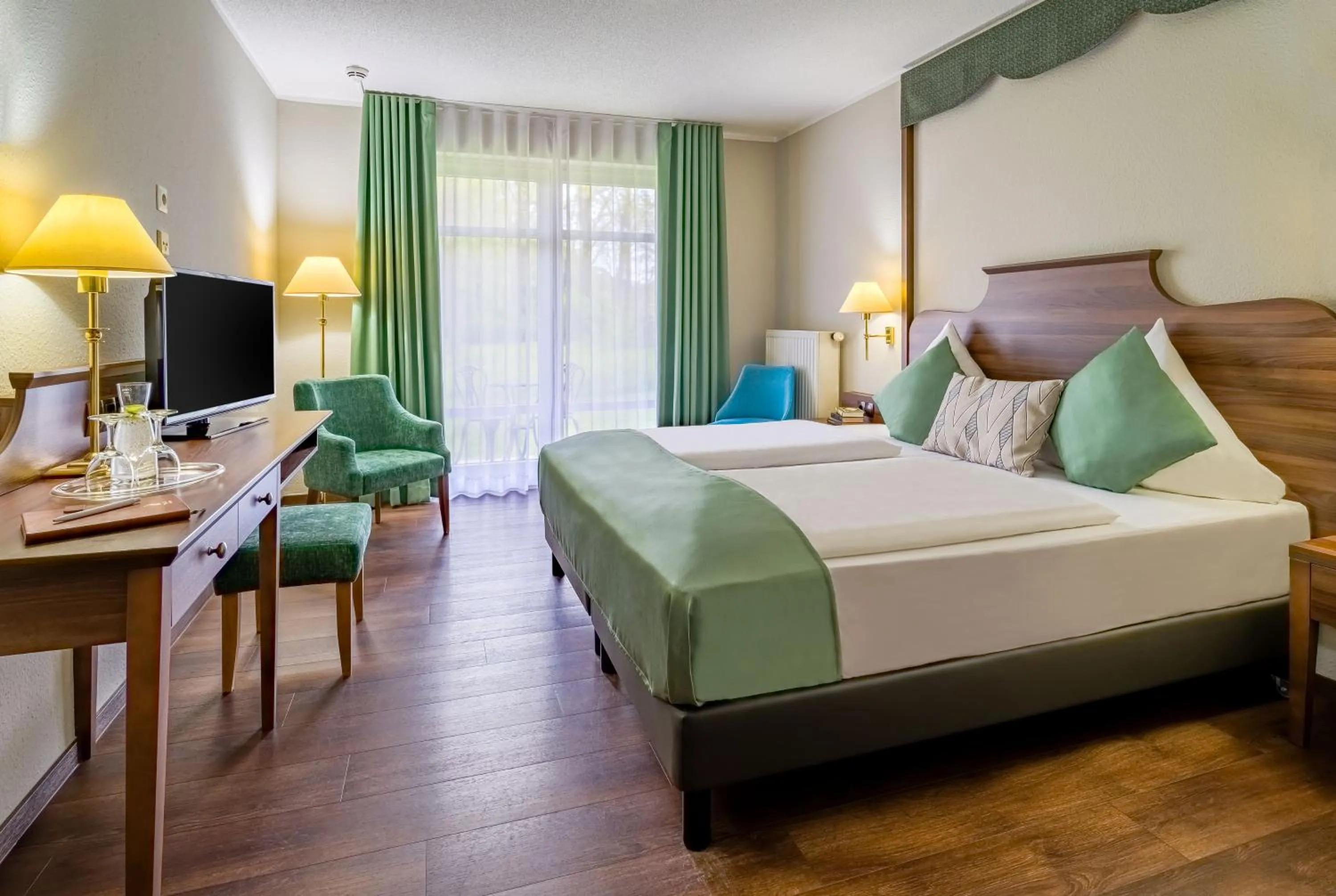 Photo of the whole room, Bed in Schloßhotel Althörnitz Neubau