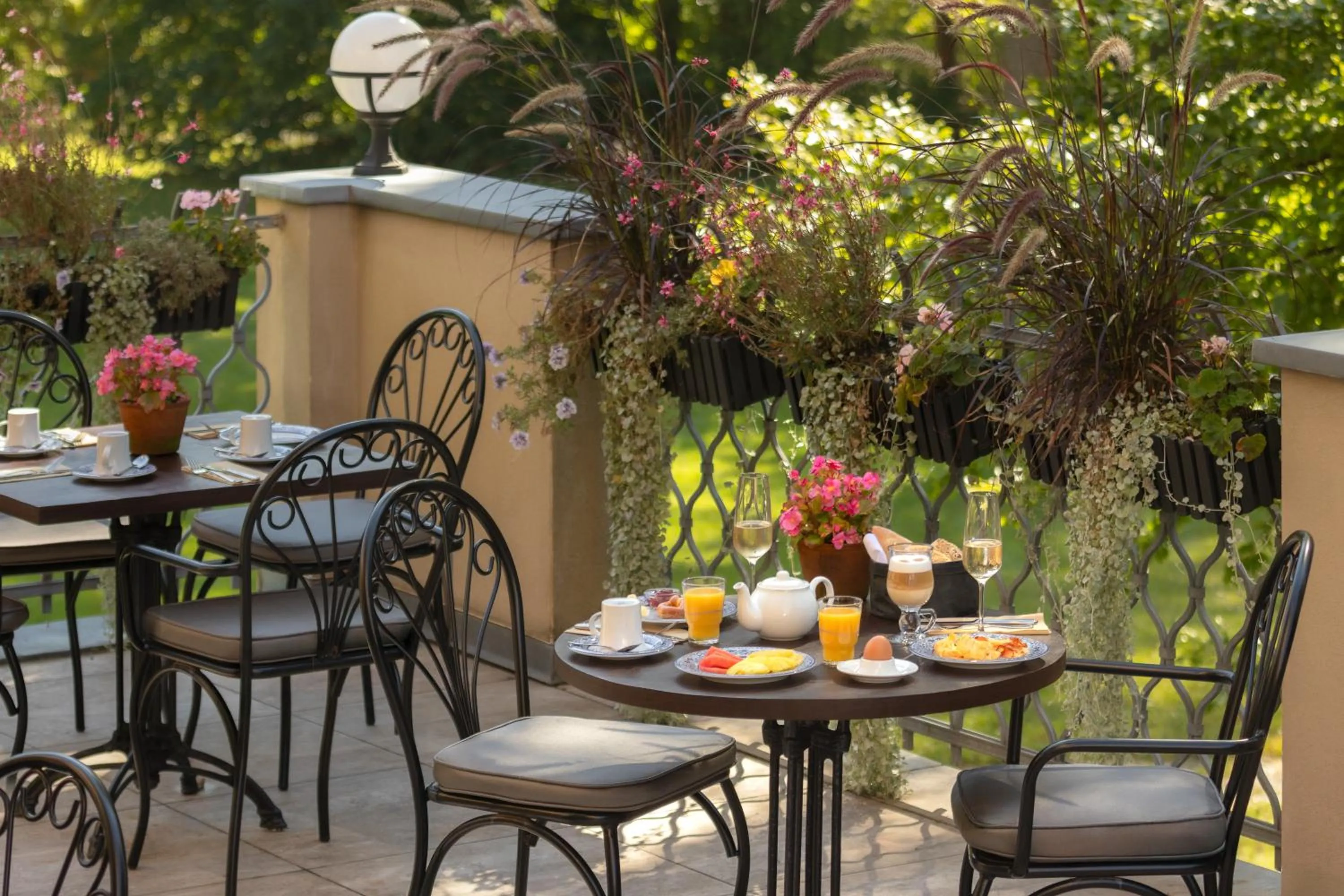 Patio in Schloßhotel Althörnitz Neubau