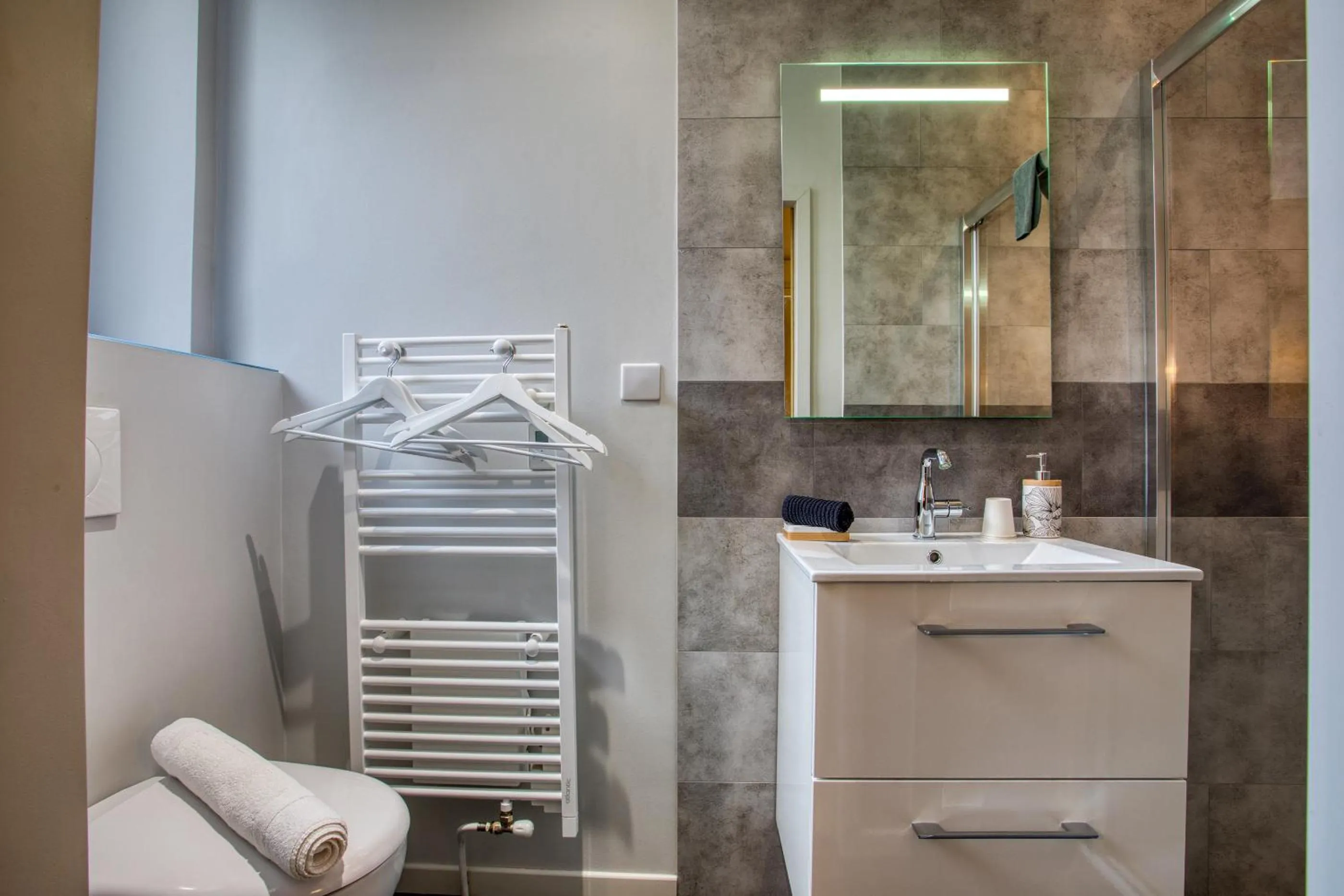 O'Myosotis - 400m Centre Historique - Parking Gratuit - Piscine et Jardin