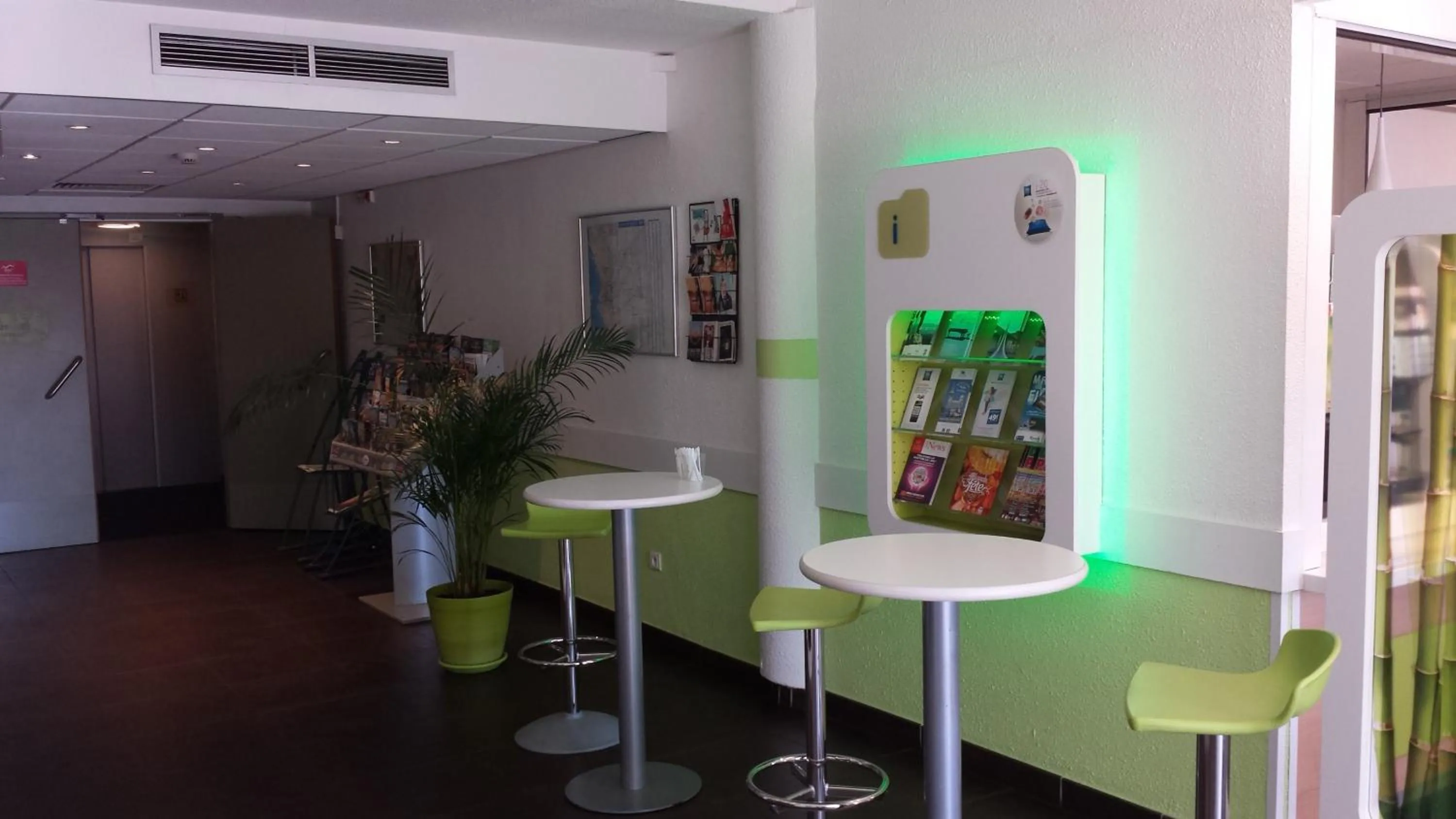 Lobby or reception in Ibis Budget Marseille Valentine