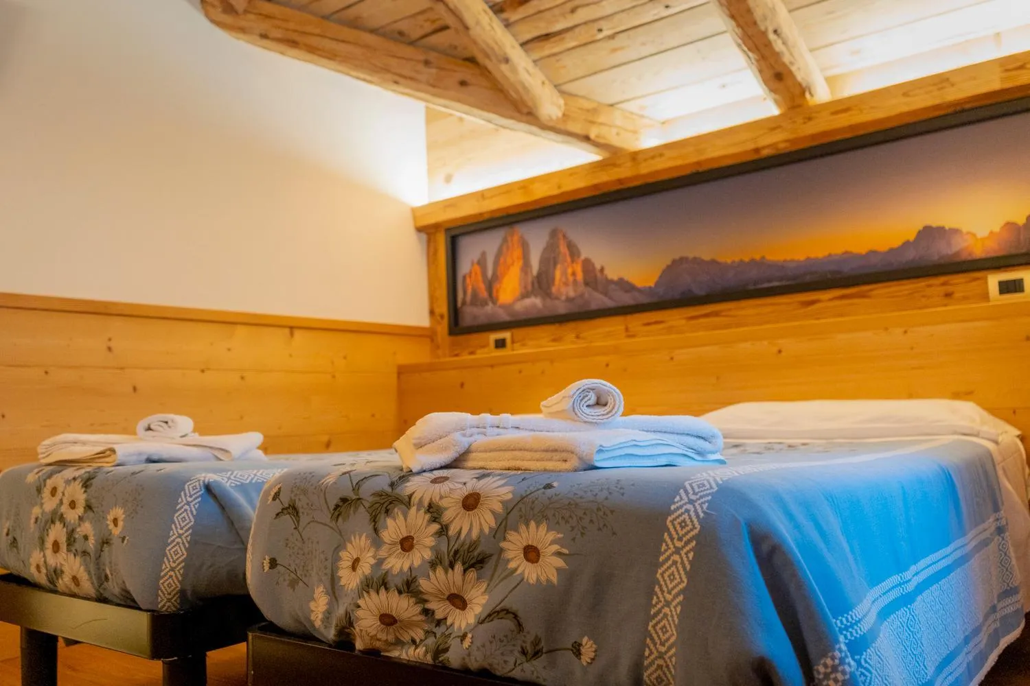 Photo of the whole room, Bed in Hotel Serena - Tre Cime Views