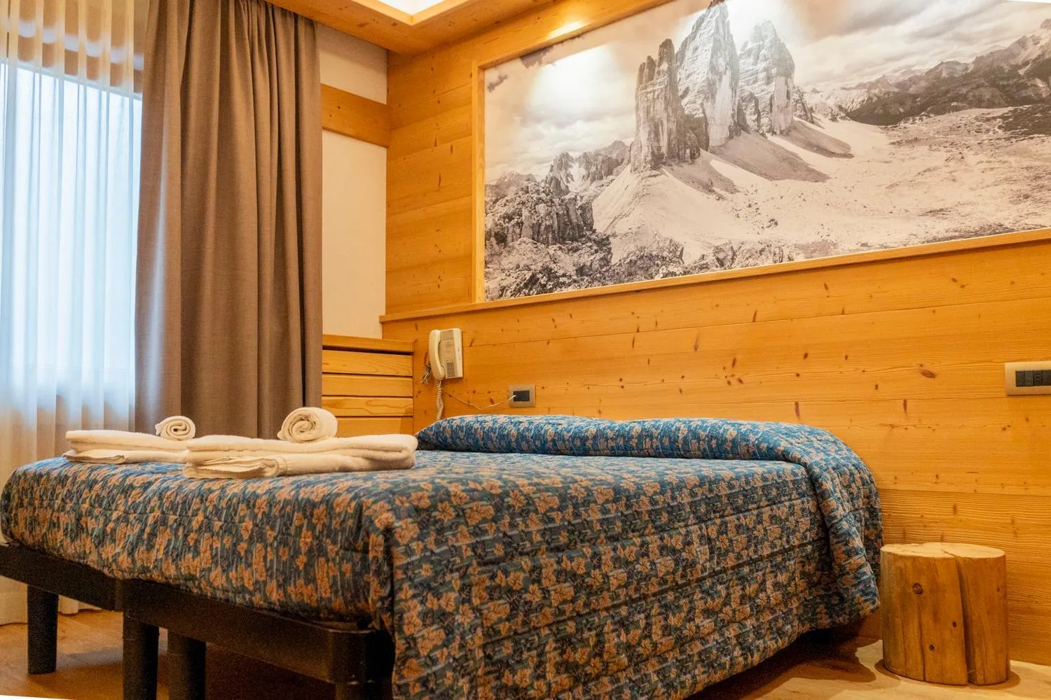 Bedroom, Bed in Hotel Serena - Tre Cime Views