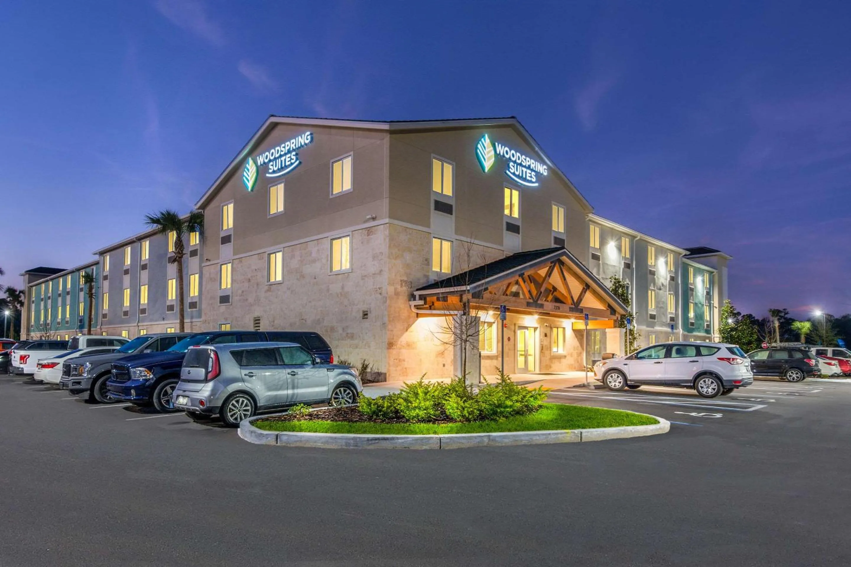 Property building in WoodSpring Suites Bradenton
