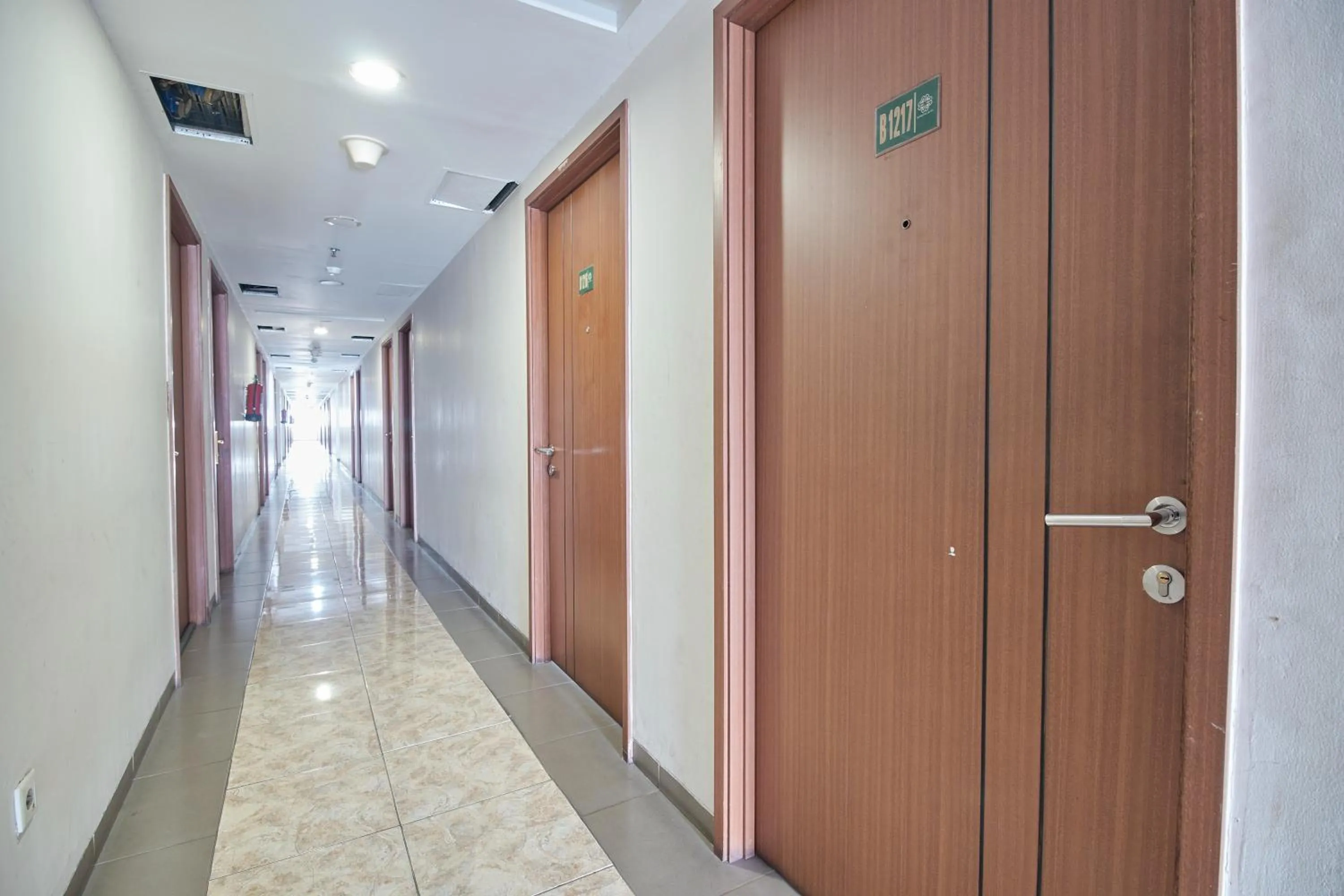 Decorative detail in Apartment Green Lake View Ciputat by Celebrity Room