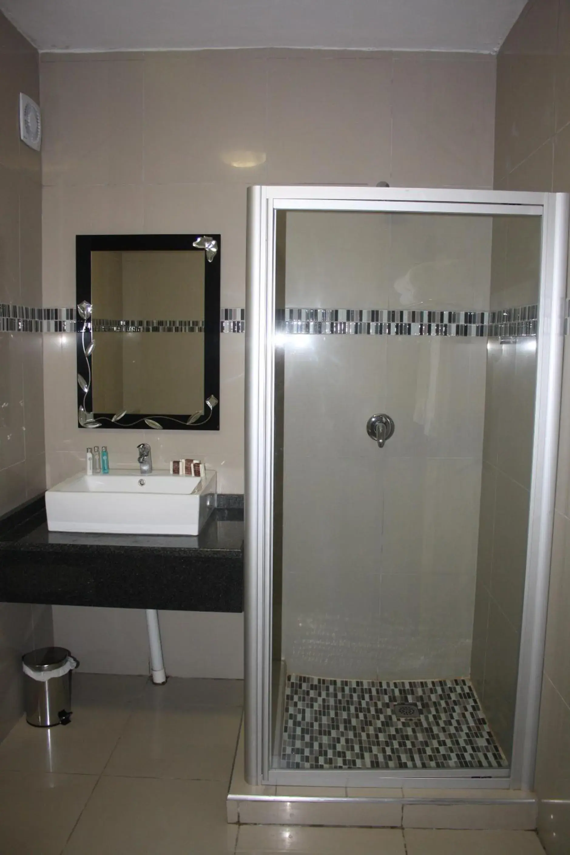 Deluxe Double Room in Oasis Hotel Deluxe Double Room in Oasis Hotel