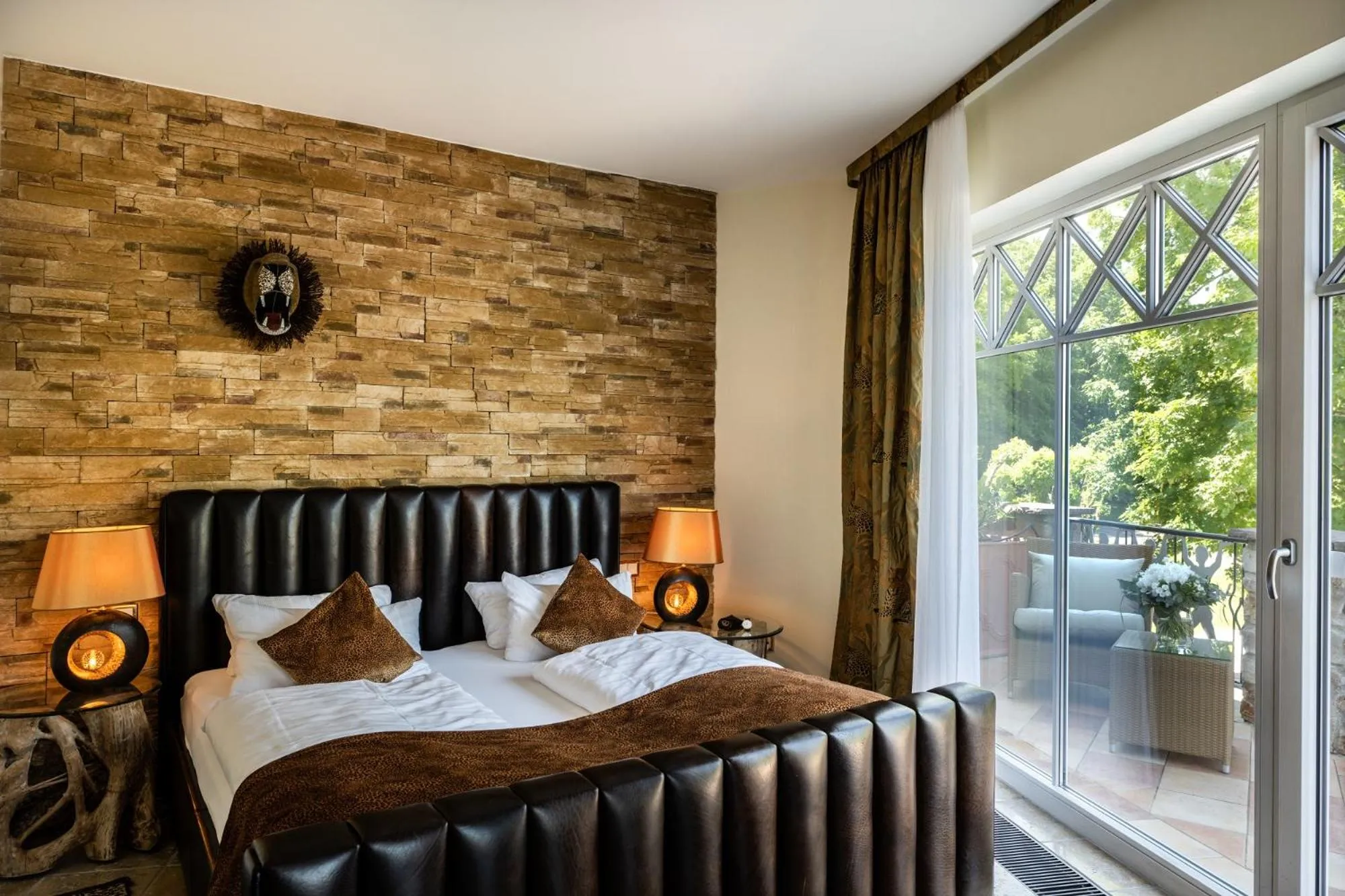 Photo of the whole room, Bed in Hotel Weisser Bär