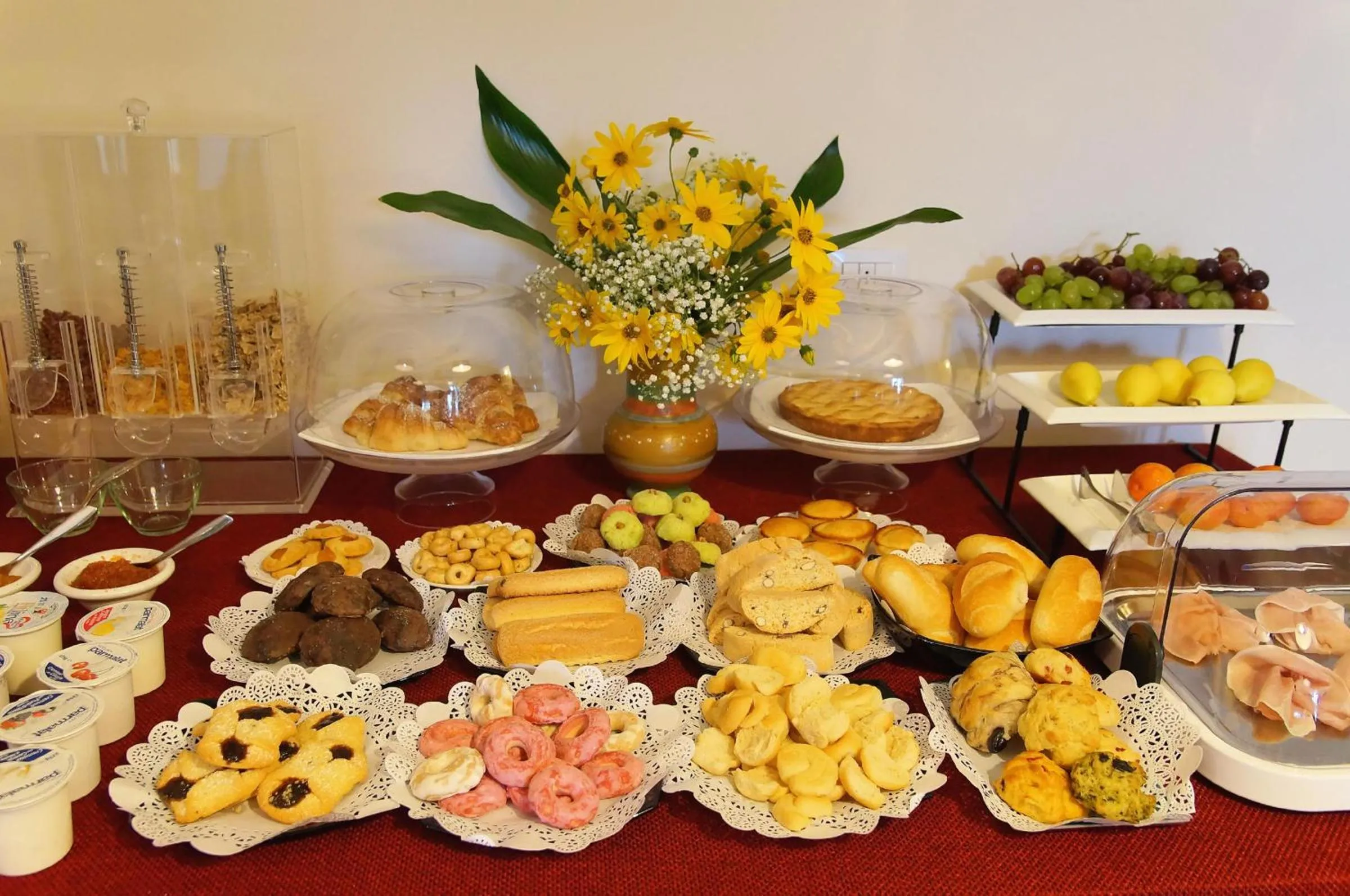 Buffet breakfast in B&B Alixia