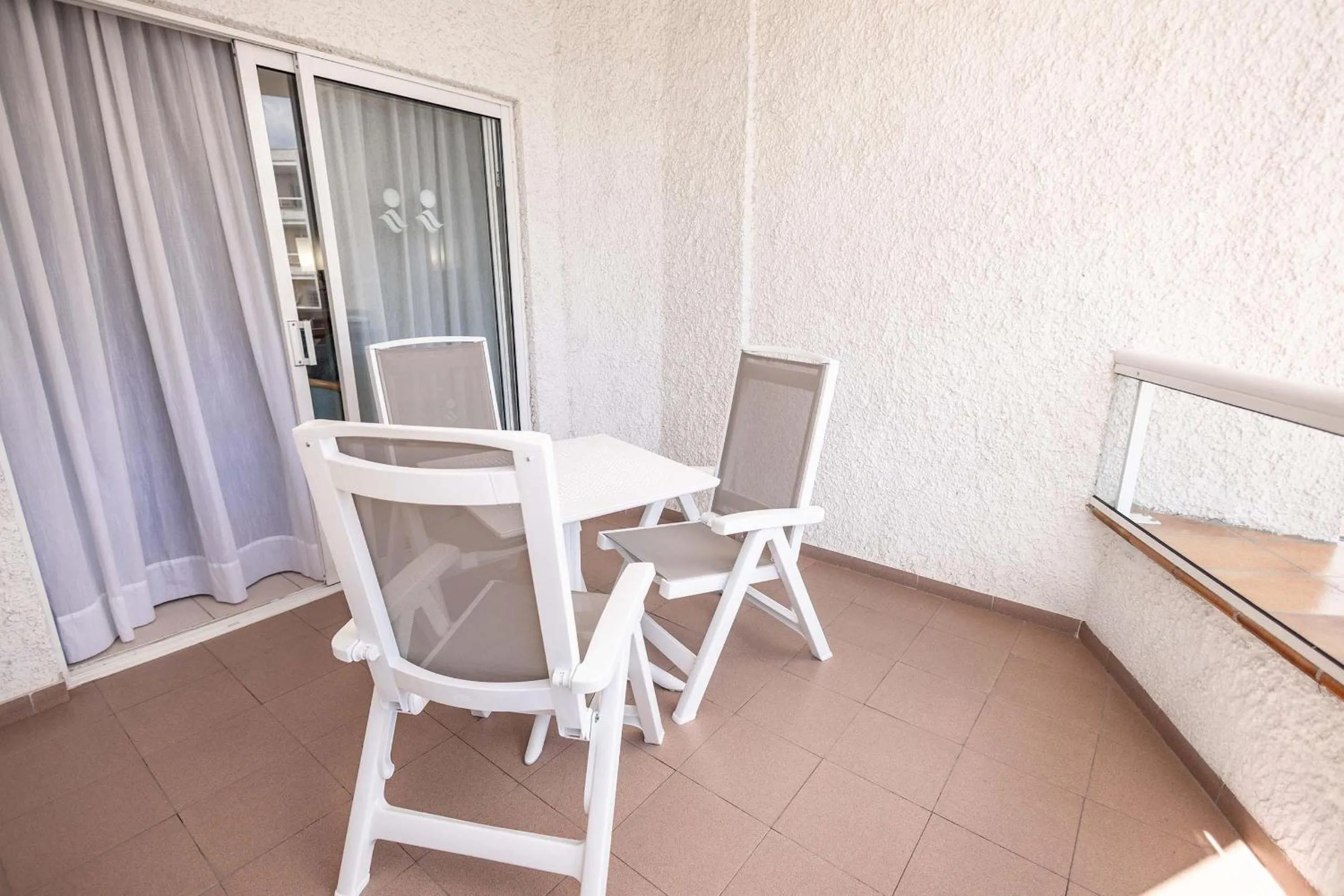 Photo of the whole room in Servatur Don Miguel - Adults Only